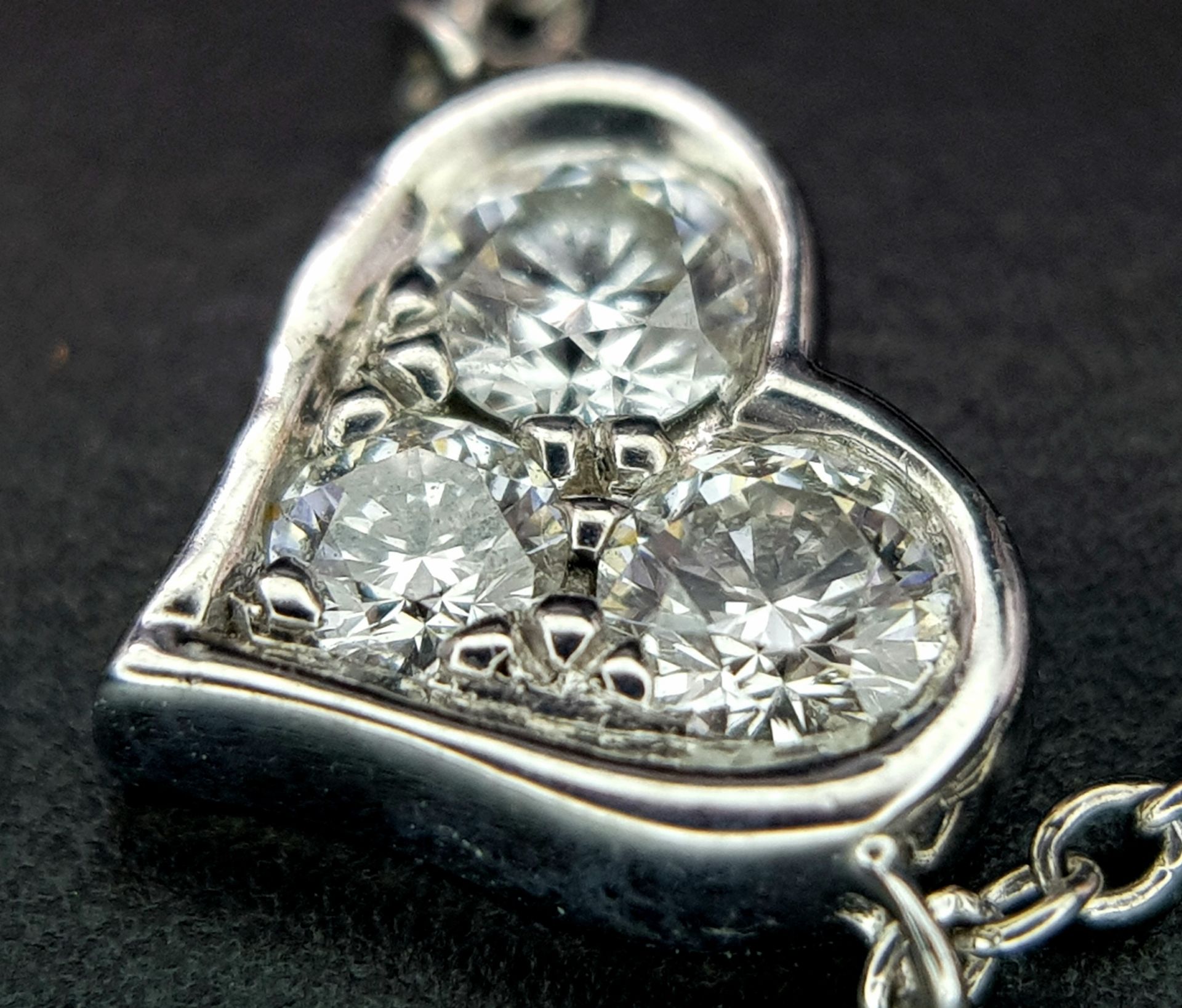 A 950 Platinum Delicate Tiffany and Co. Diamond Heart Bracelet. 16cm. 2.35g total weight. Ref: - Bild 6 aus 7