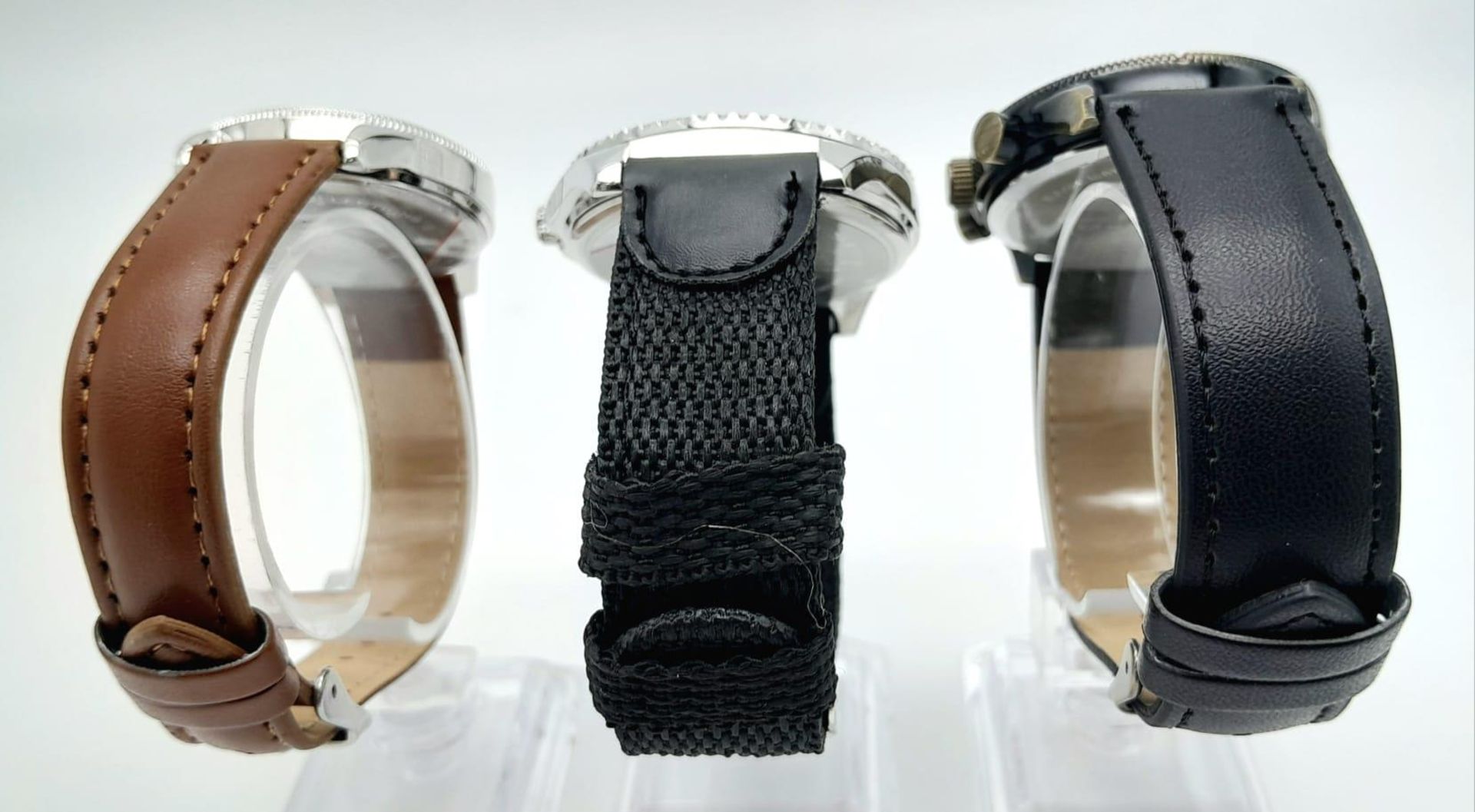 Three Unworn Military Homage Watches Comprising; 1) A 1970’s Design US Navy Diver Watch (45mm Case), - Bild 3 aus 5