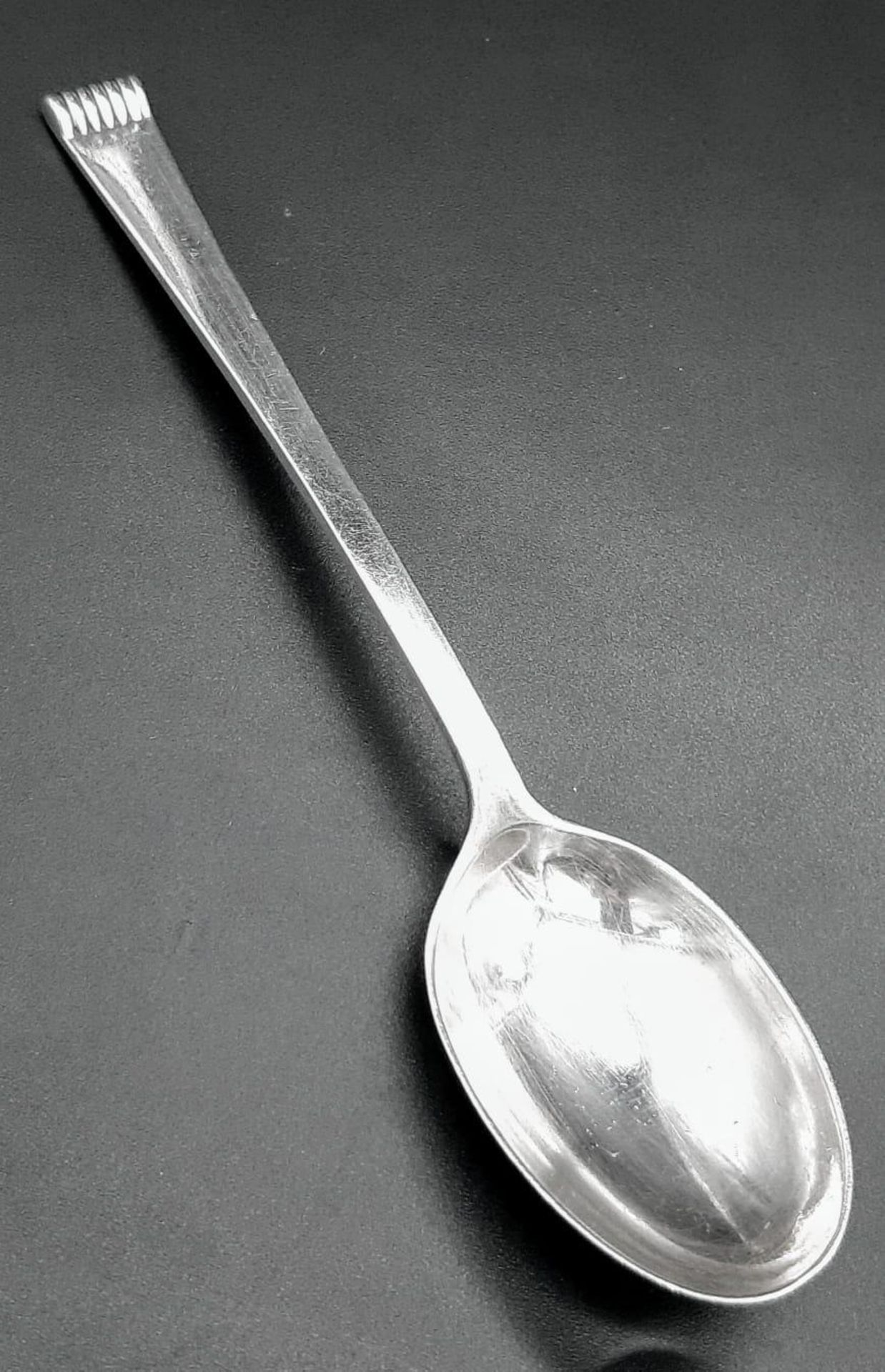 A vintage sterling silver tea spoon with full Sheffield hallmarks, 1959. Total weight 18.1G. Total - Image 2 of 6