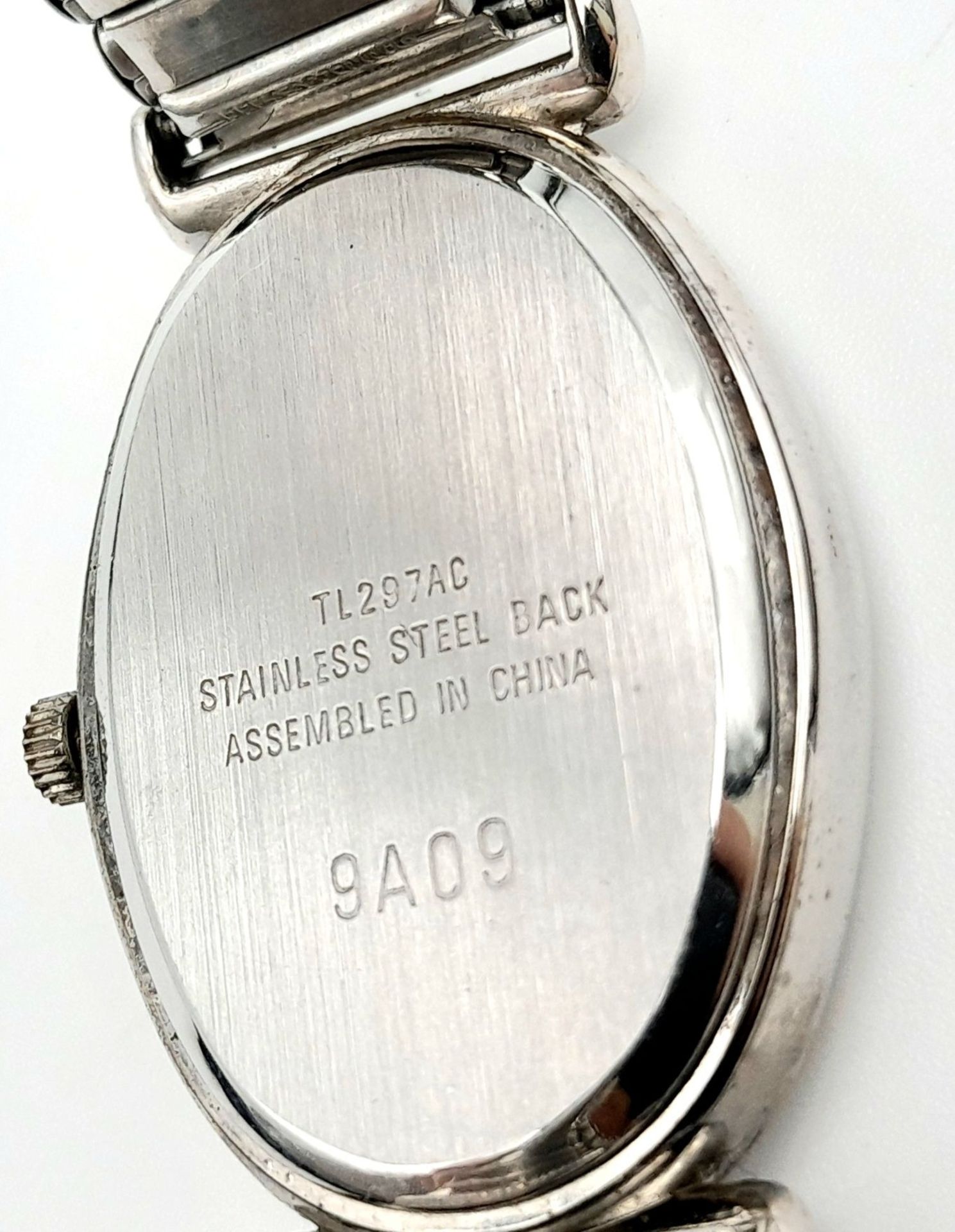 A Parcel of Five Vintage Watches. Comprising: 1) A Ladies Roman Numeral Oval Case Quartz Watch by - Bild 5 aus 7