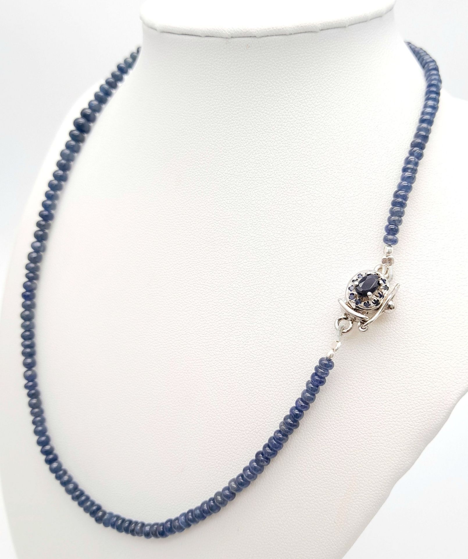 A 115ctw Blue Sapphire Small Rondelle Single Strand Necklace - with Sapphire and 925 Silver clasp. - Image 4 of 5