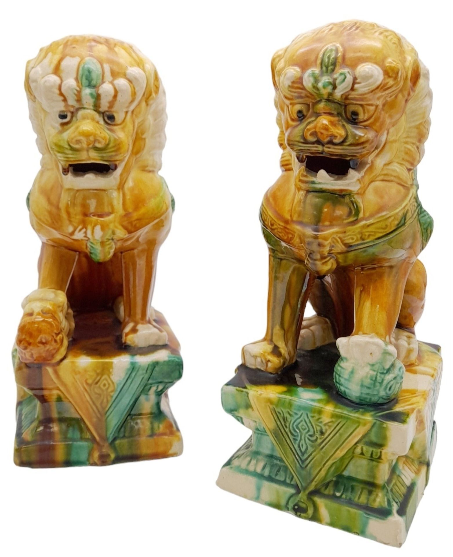A Pair of Vintage Ceramic Chinese Fu Dogs. Beautifully coloured. 26cm tall.