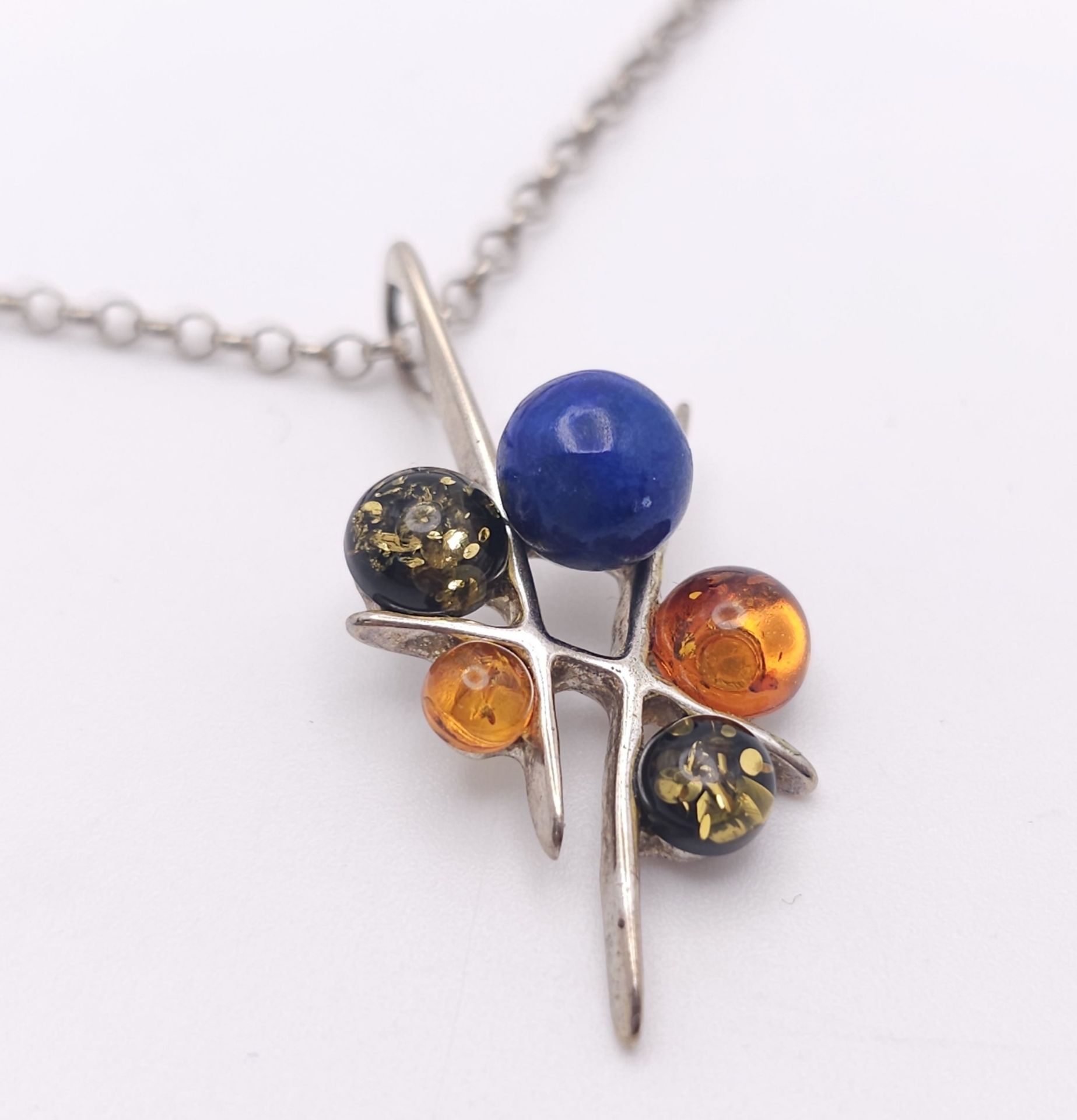 A Vintage and Unique Sterling Silver, Lapis Lazuli, Amber and Green Amber Pendant Necklace. 60cm - Image 5 of 8