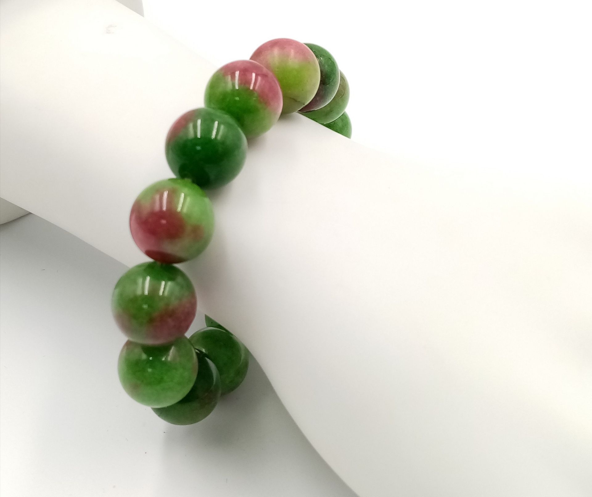 A Watermelon Agate Expandable Bracelet. 14mm beads - Bild 2 aus 2