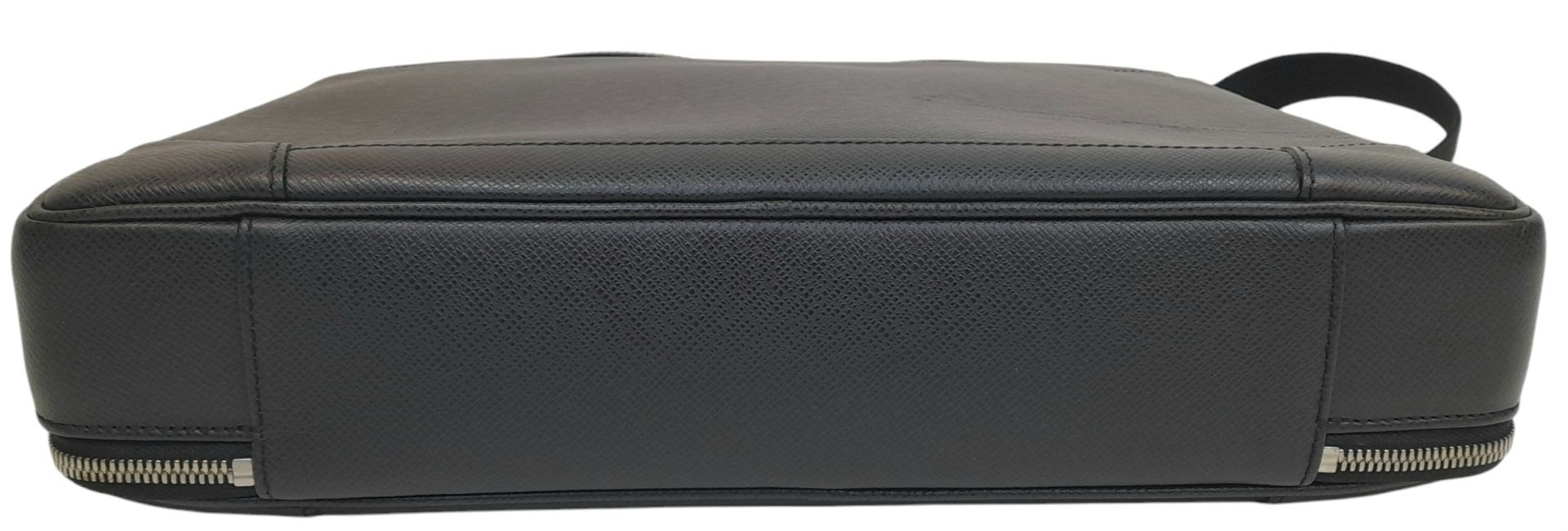 A Louis Vuitton Black Business Bag. Leather exterior with silver-toned hardware, zipped - Bild 9 aus 12