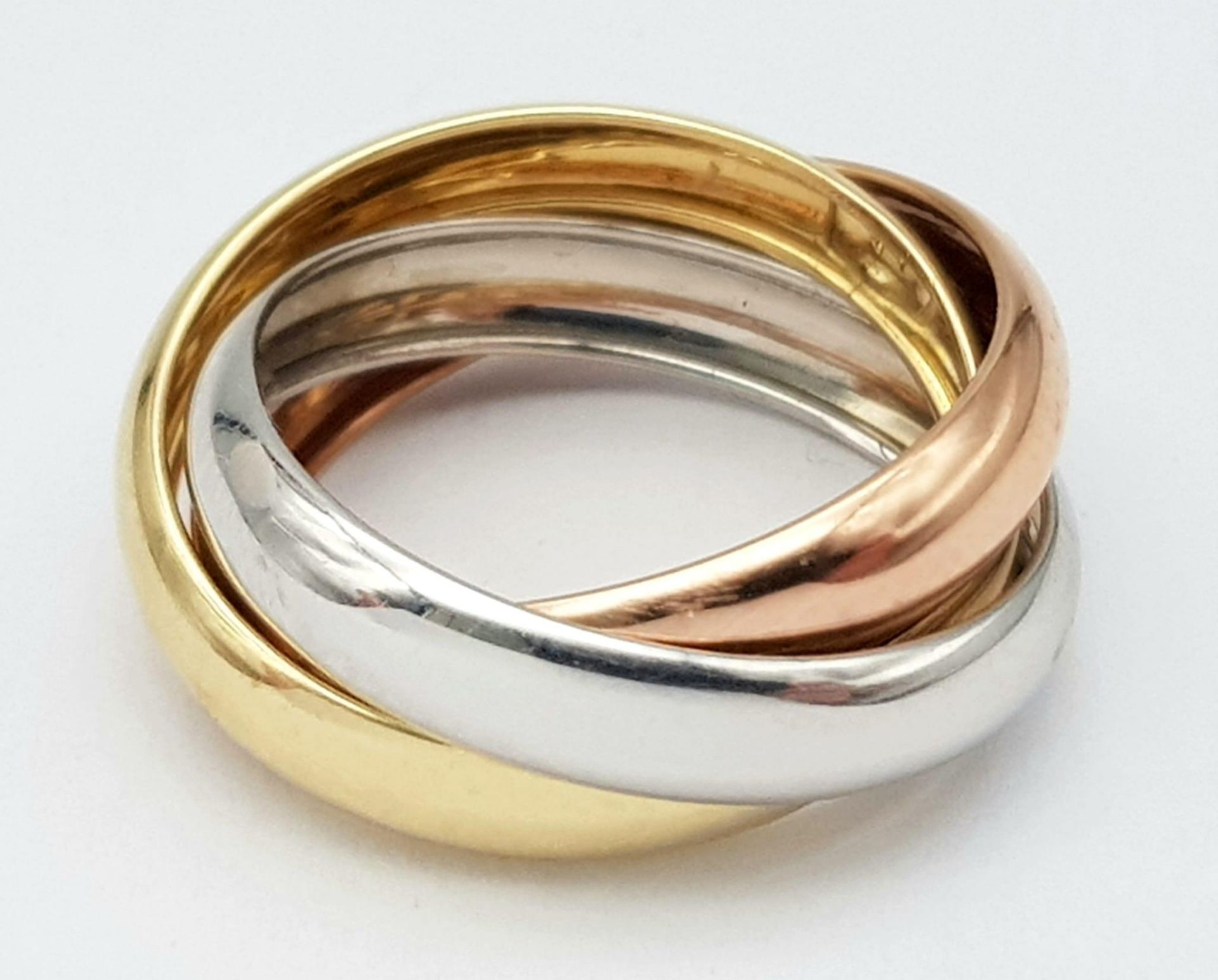 9K 3 colour gold Russian Wedding Band, 2.6g total weight, size J