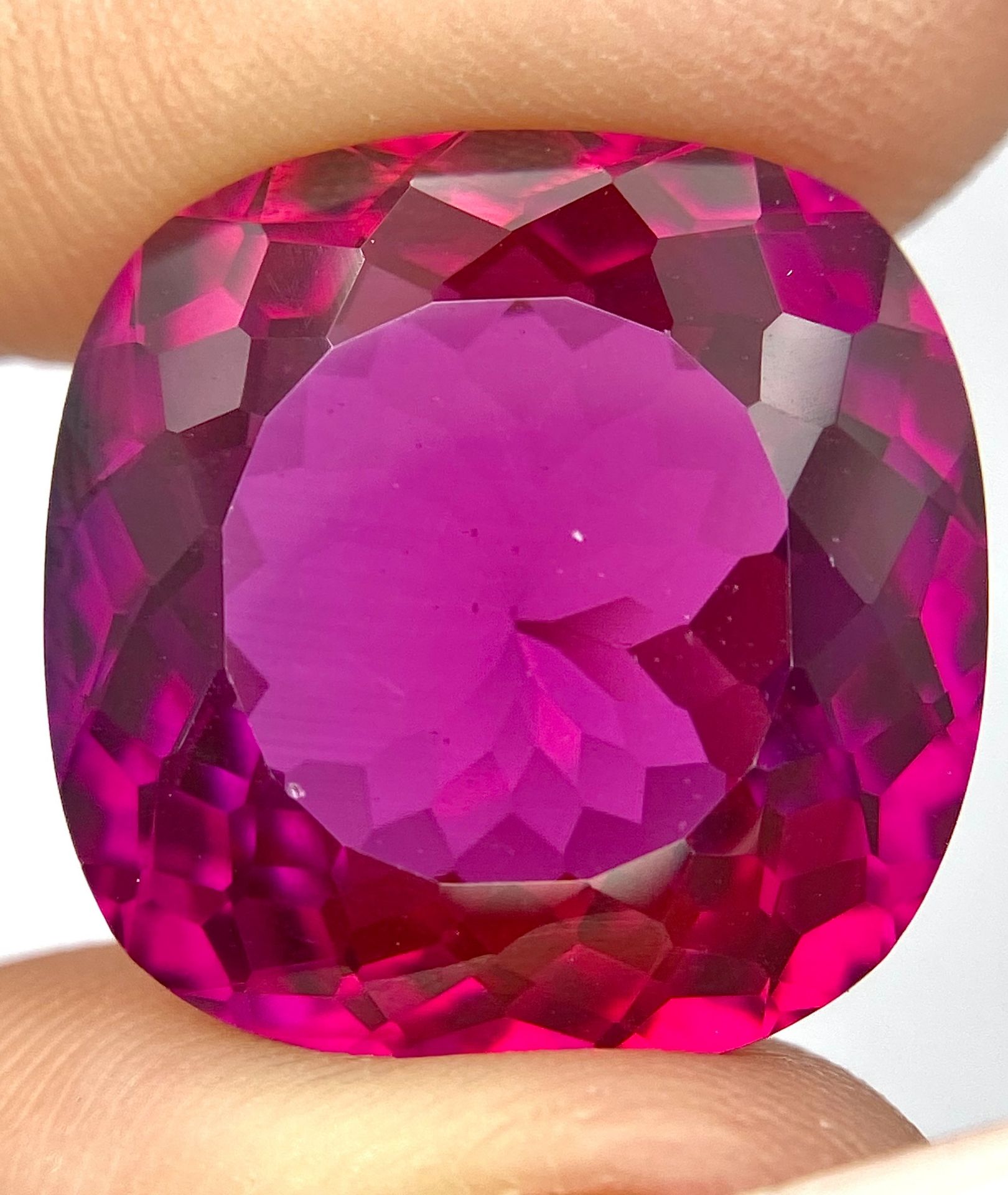A 27ct Purple Rhodolite Stone. Cushion cut. No certificate so as found. - Image 3 of 3