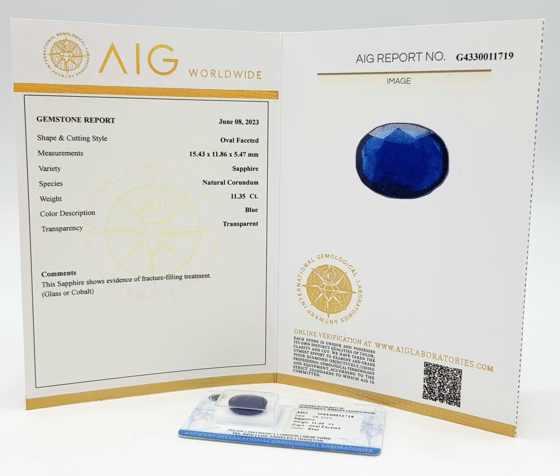 An 11.35ct Blue Sapphire - AIG Milan Certified in a Sealed Container. - Image 4 of 5