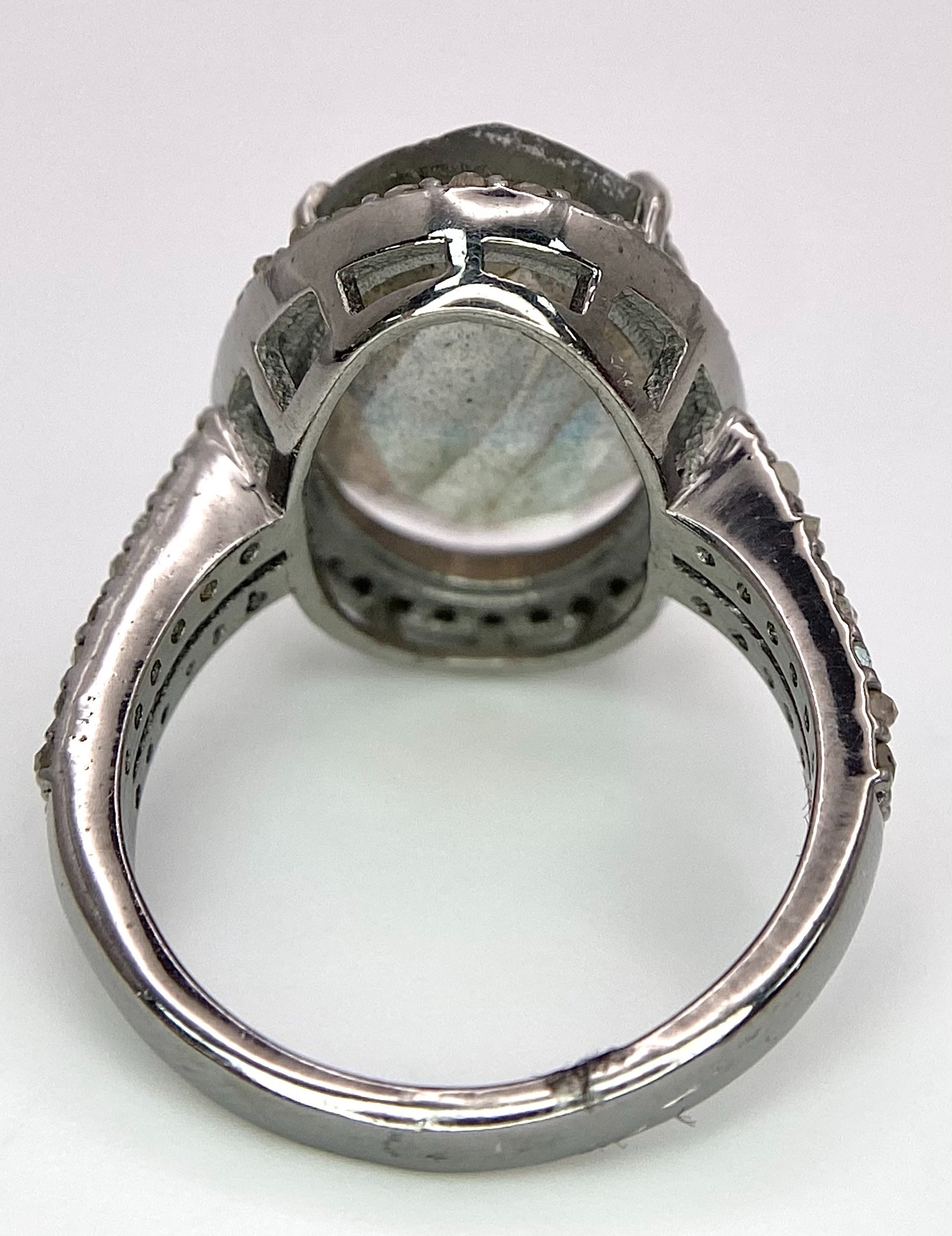A 6.5ct Labradorite and Rose cut Diamond Ring. Diamonds- 0.60ctw. Size N. Comes with a - Image 7 of 7