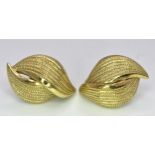 A Pair of 18K Yellow Gold Decorative Leaf Earrings. 3.2g