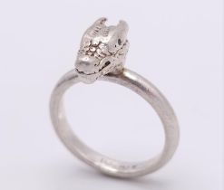 STERLING SILVER SMALL DRAGON HEAD RING, WEIGHT 4.7G SIZE N