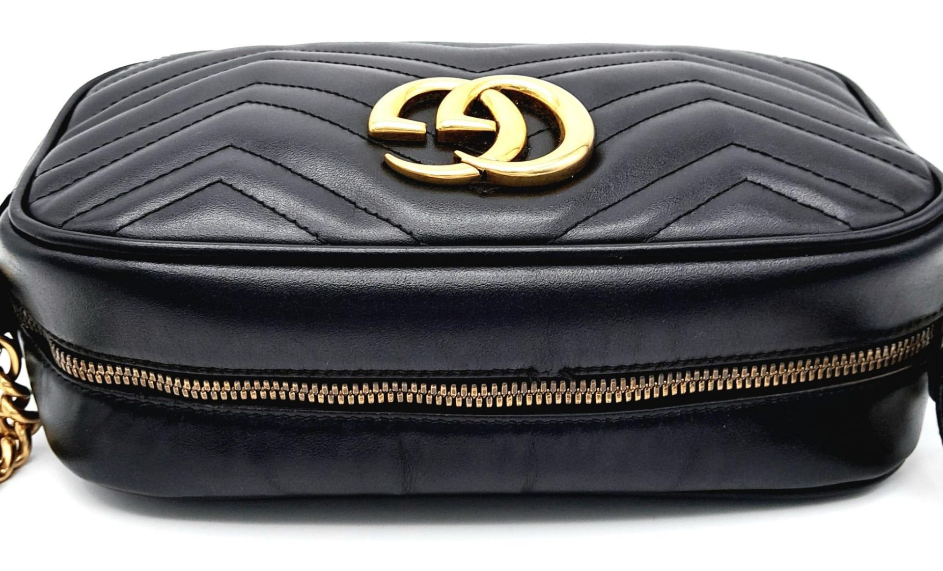 A Gucci Marmont Quilted Leather Cross-Body bag. Adjustable shoulder strap. Gold-tone Hardware. Beige - Image 6 of 12