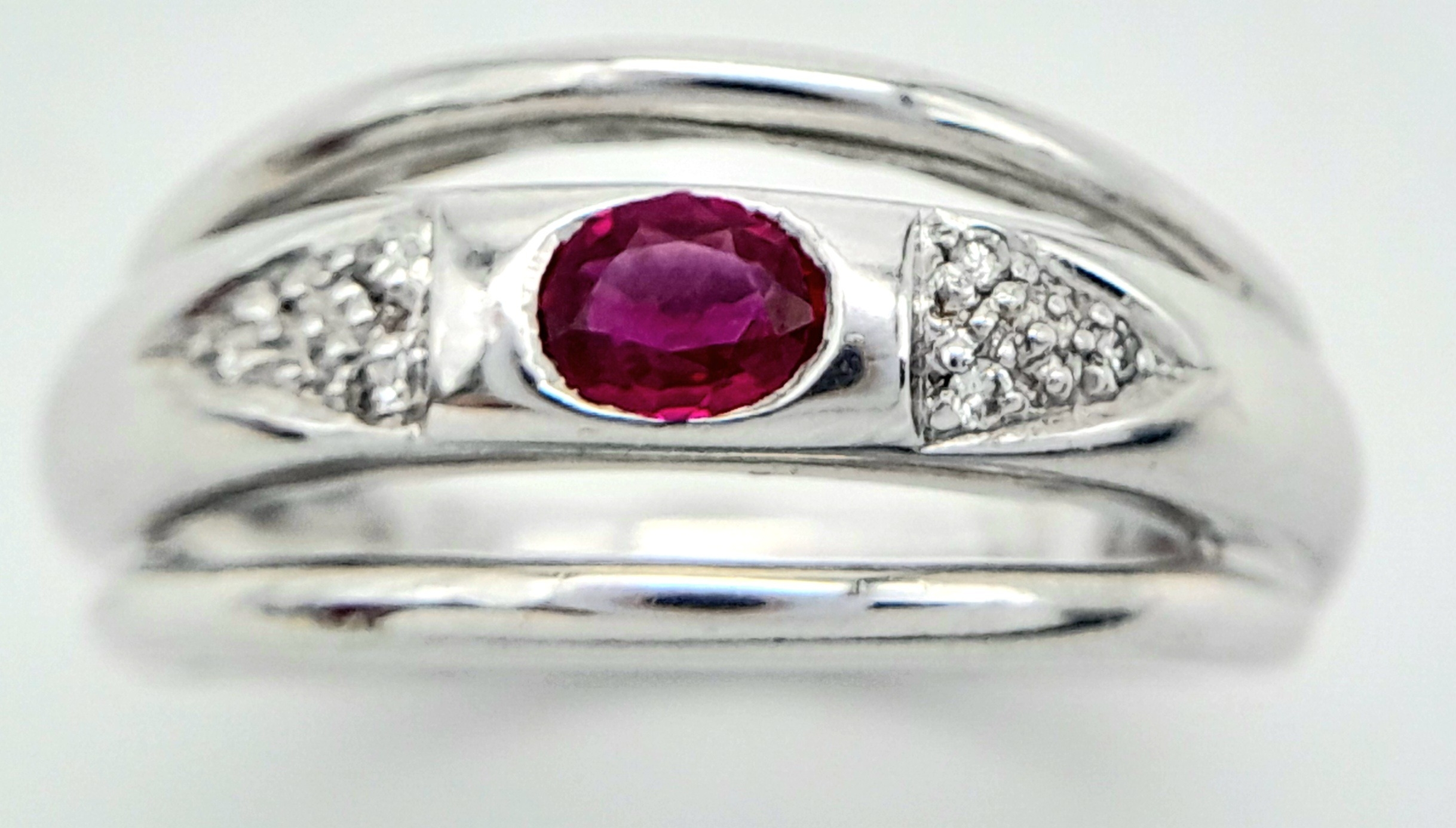 AN 18K WHITE GOLD DIAMOND & RUBY RING. Size N, 6.6g total weight. Ref: SC 8068 - Image 2 of 8