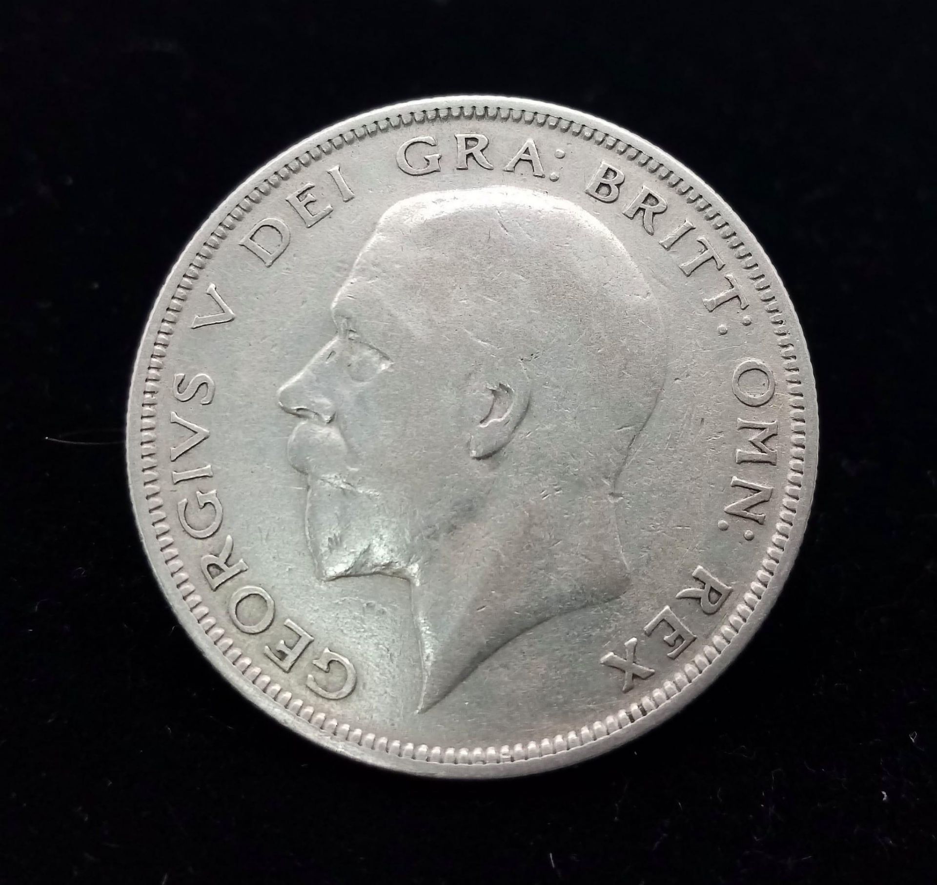 A George V 1930 Silver Half Crown Coin. VF grade but please see photos. - Bild 2 aus 3
