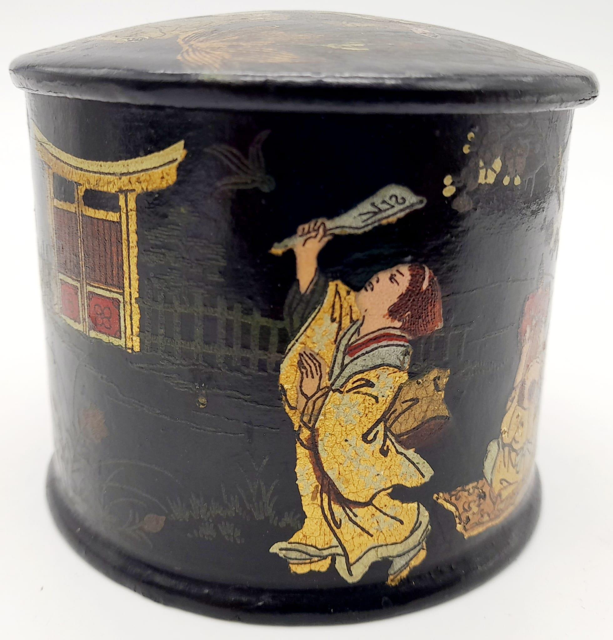 An Antique Chinese Black Lacquer Box. Wonderful decoration with gold on black depicting Mothers at - Image 5 of 7