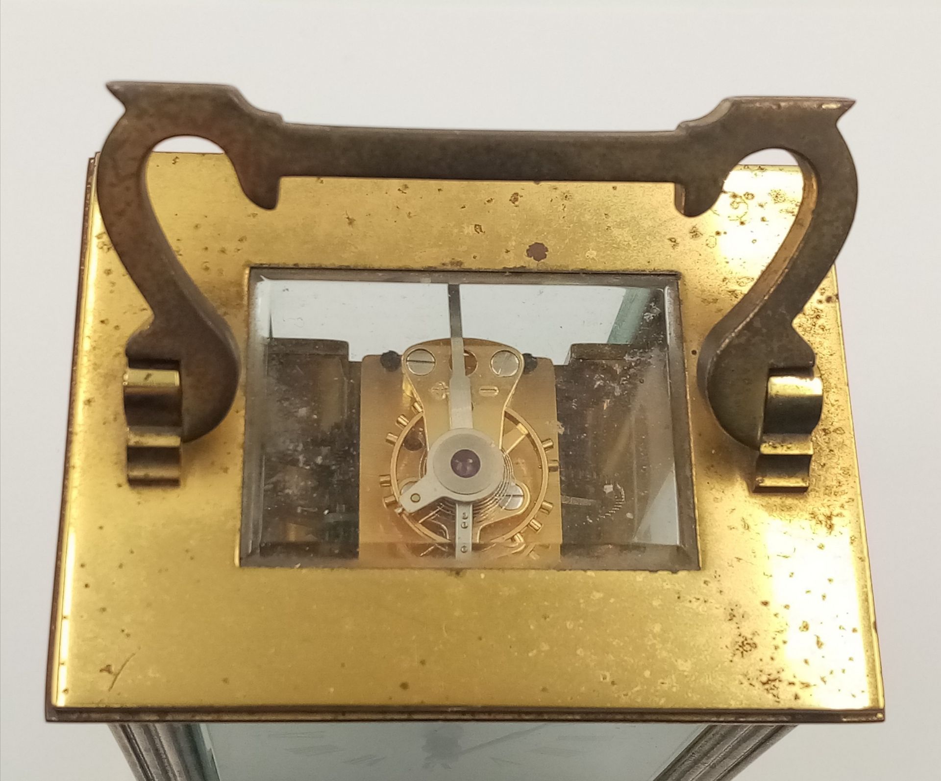 A Brass Mappin and Webb Carriage Clock. With key. Not currently working so as found. 12cm tall. - Bild 4 aus 5