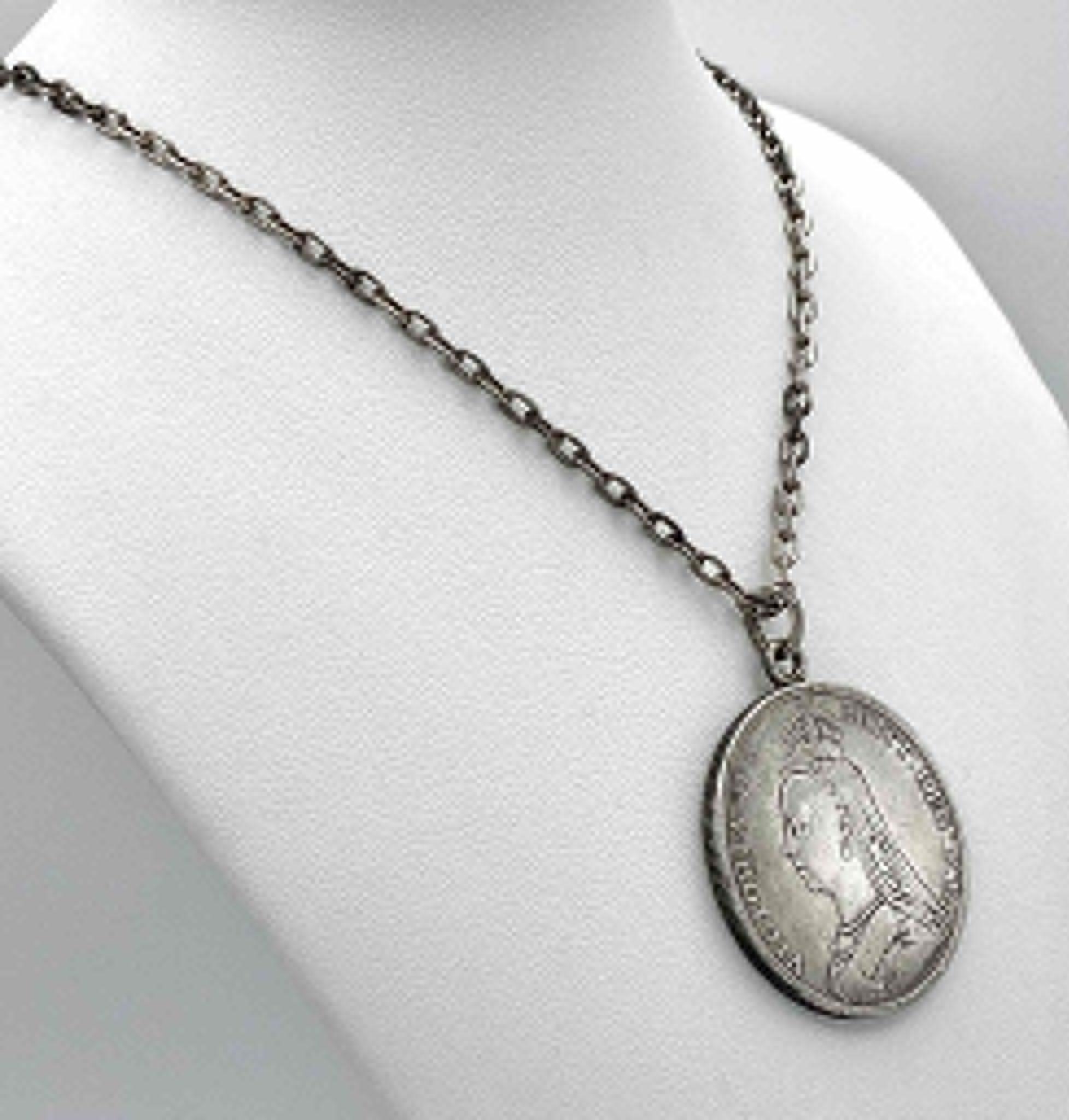 An 1891 Queen Victoria Silver Crown in a Pendant Setting on a Sterling Silver Chain. 41.21g total - Image 3 of 6