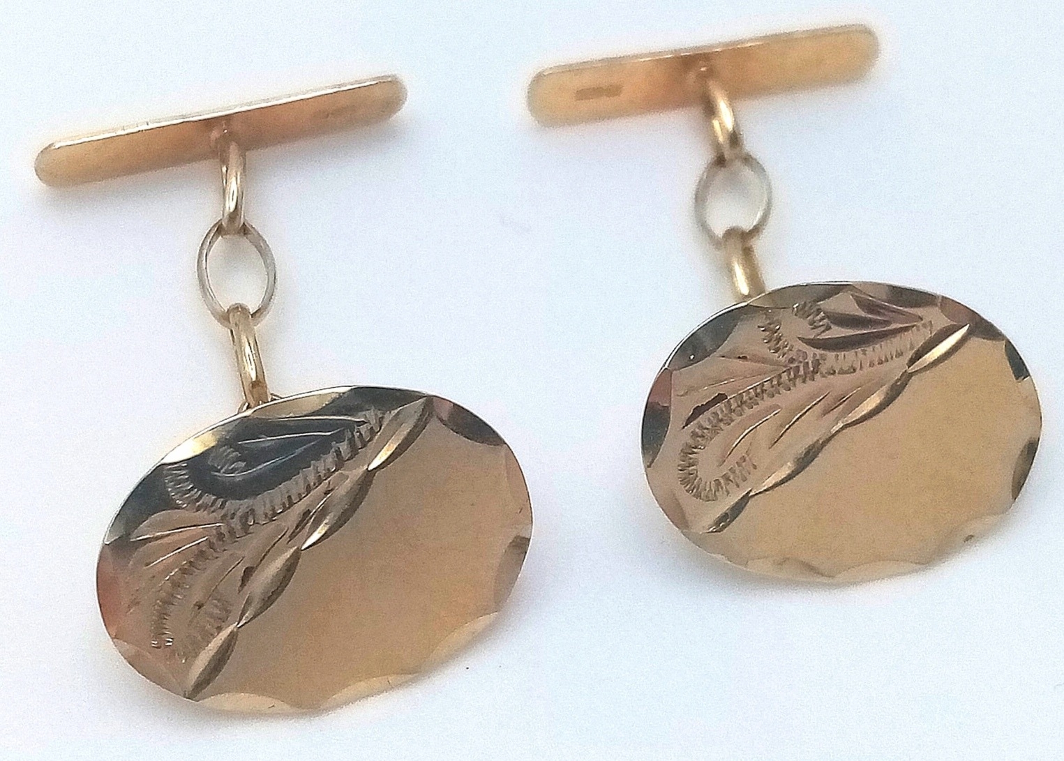 A 9ct Yellow Gold Patterned Cufflinks, 2g weight ref: SH1478I