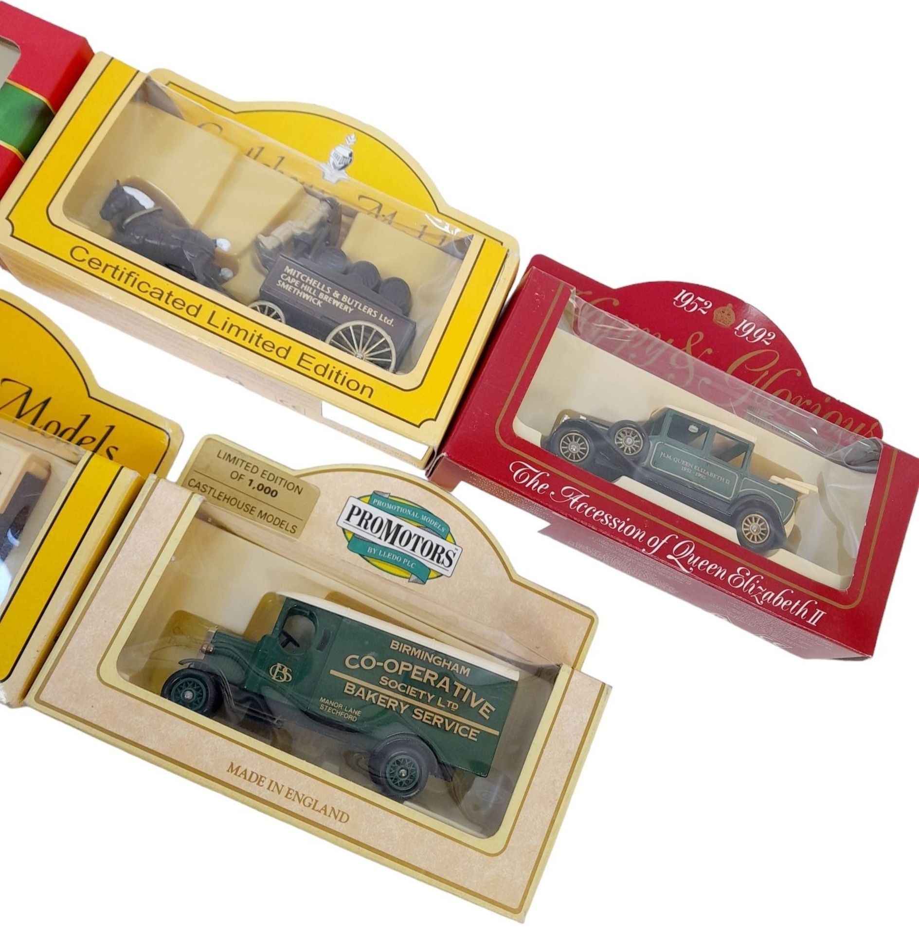 A Pack of Five Vintage Die Cast Toy Vehicles. As new in boxes. - Bild 4 aus 4