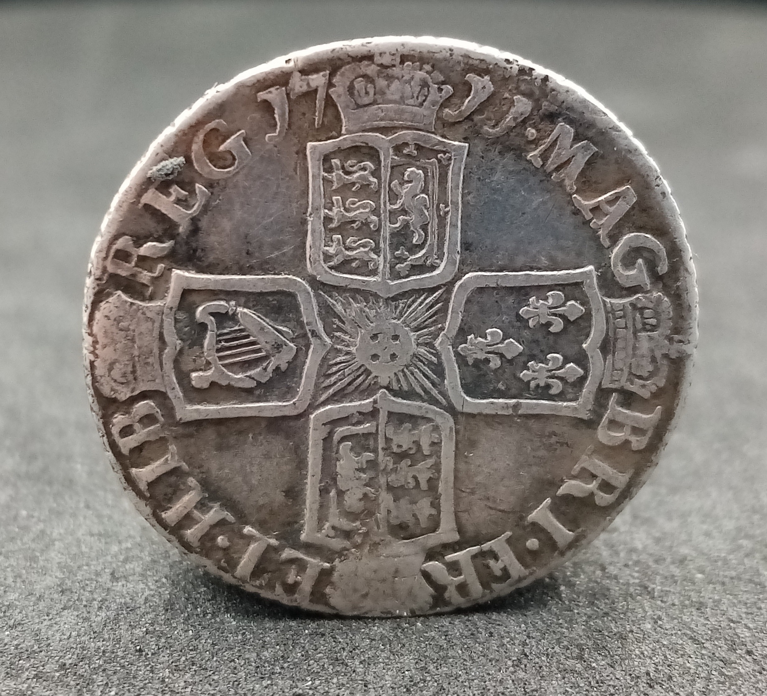 A 1711 Queen Anne Silver Sixpence. Please see photos for conditions. Ref: 610001E.