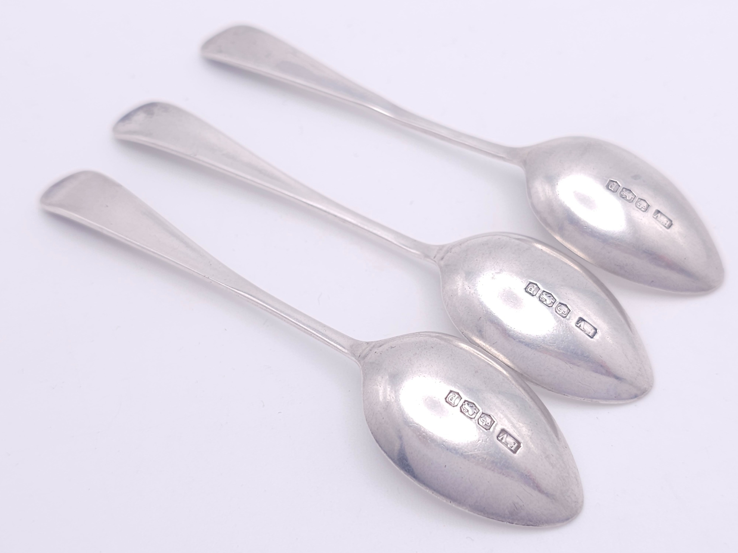 Three 1932 Sterling Silver Teaspoons. Sheffield hallmarks. 9.5cm. 28g. - Image 4 of 4