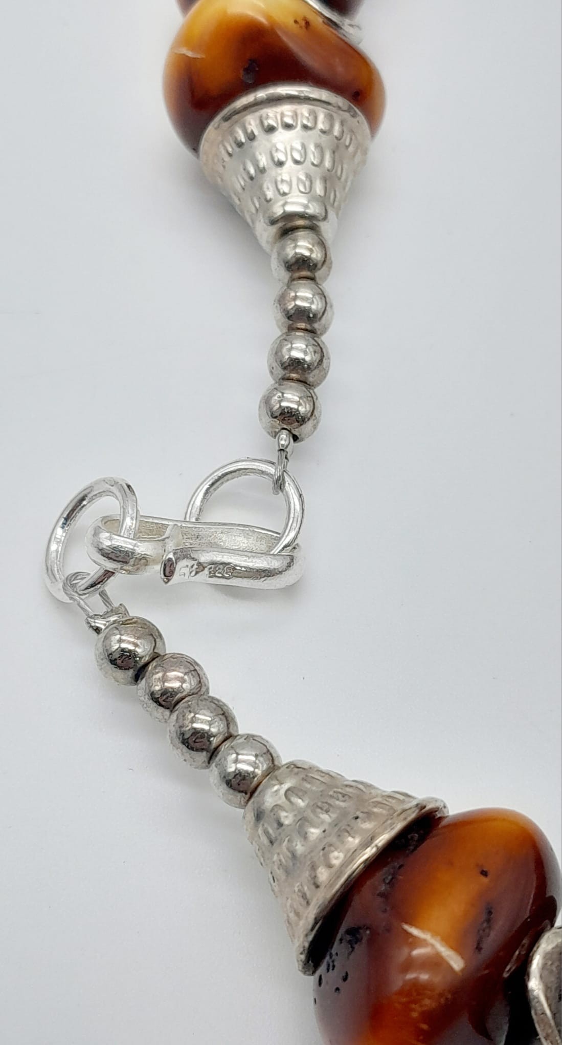 A Berber Resin Amber Necklace. 48cm length. 925 silver clasp. - Bild 3 aus 4