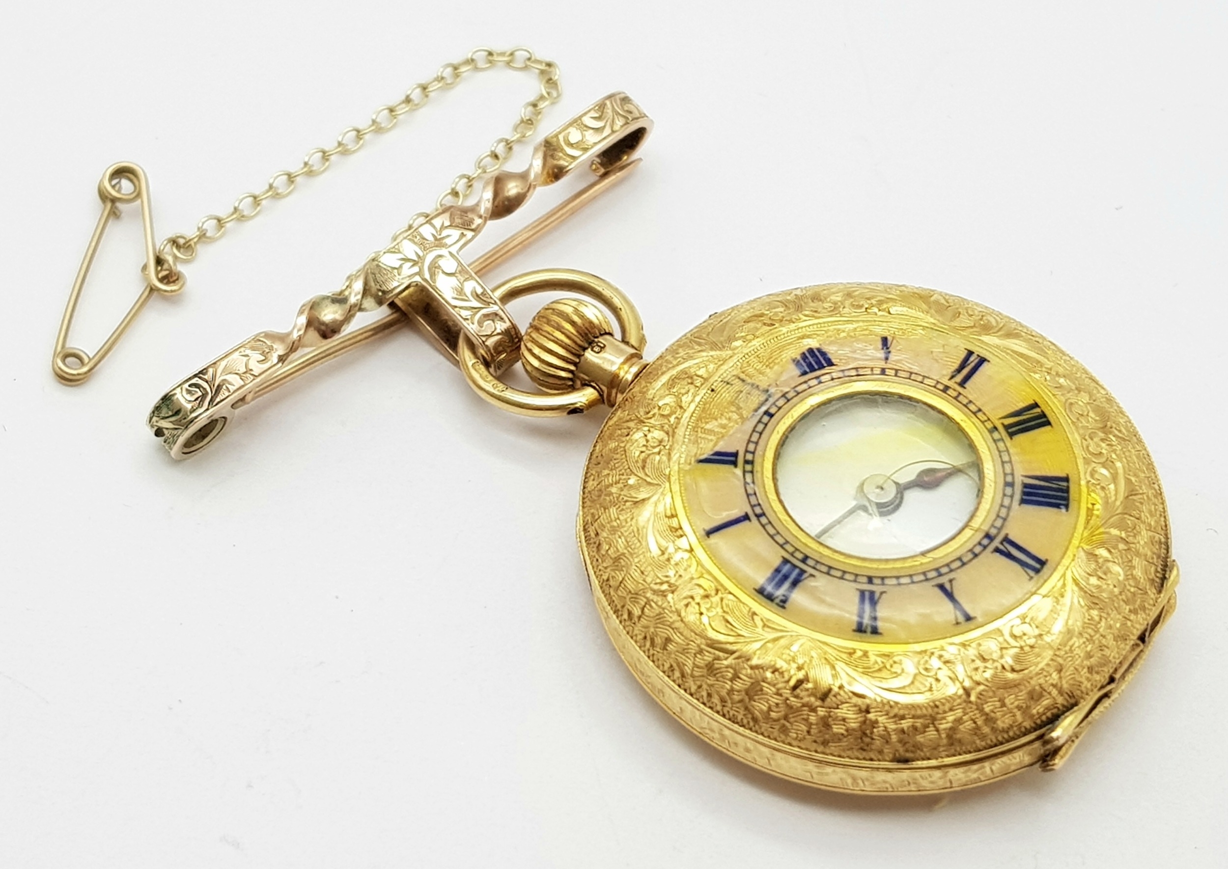 A Vintage 18K Gold Miniature Pocket Watch. A beautifully engraved half-hunter design. Top winder. - Image 4 of 11