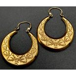 A 9ct Yellow Gold Patterned Hoops, 2.8g weight, approx 32mm x 25mm. ref: TJ08