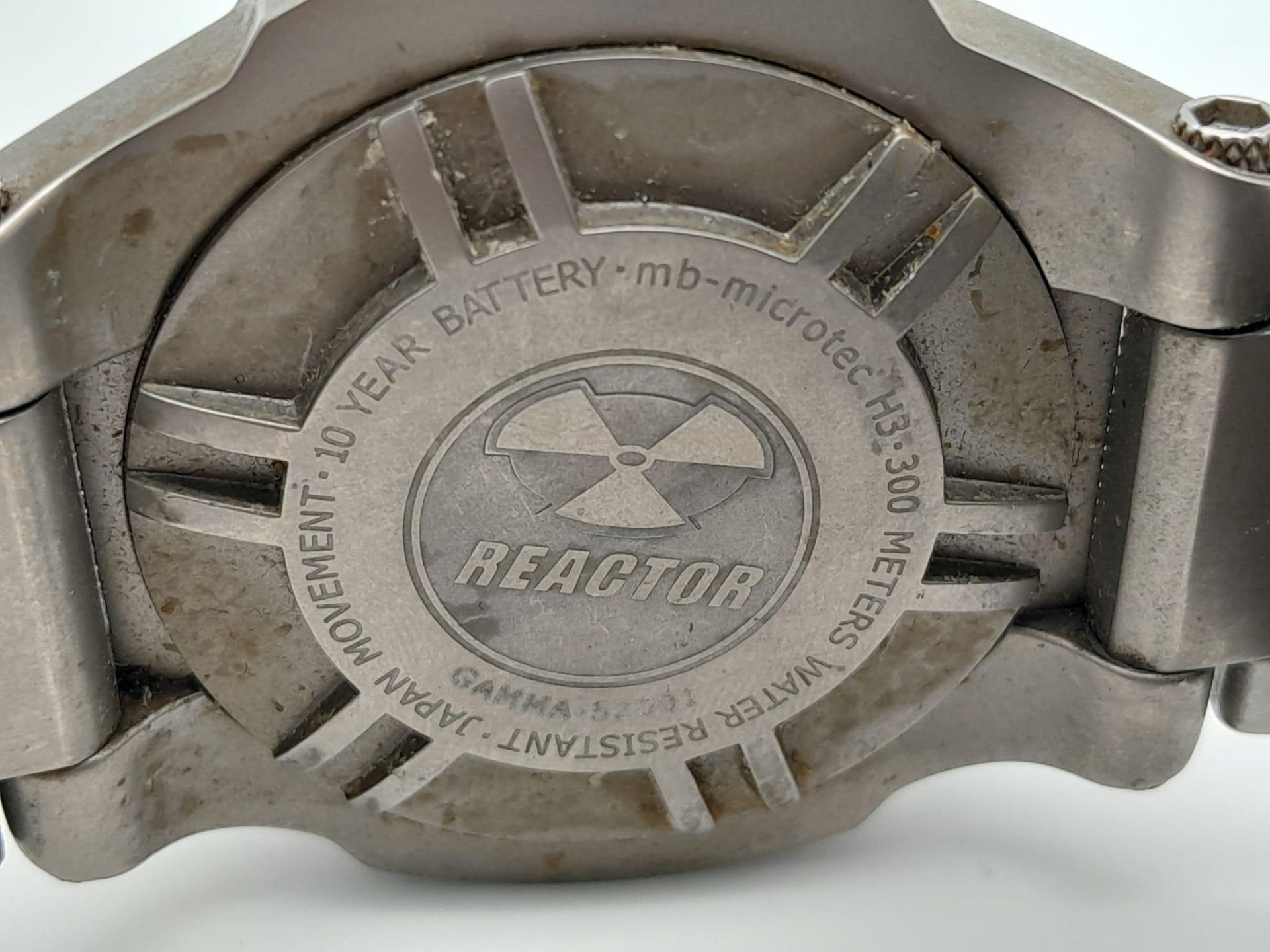 A Reactor Titanium 300M Water Resistant Quartz Gents Watch. Titanium bracelet and case - 45mm. Black - Image 5 of 5
