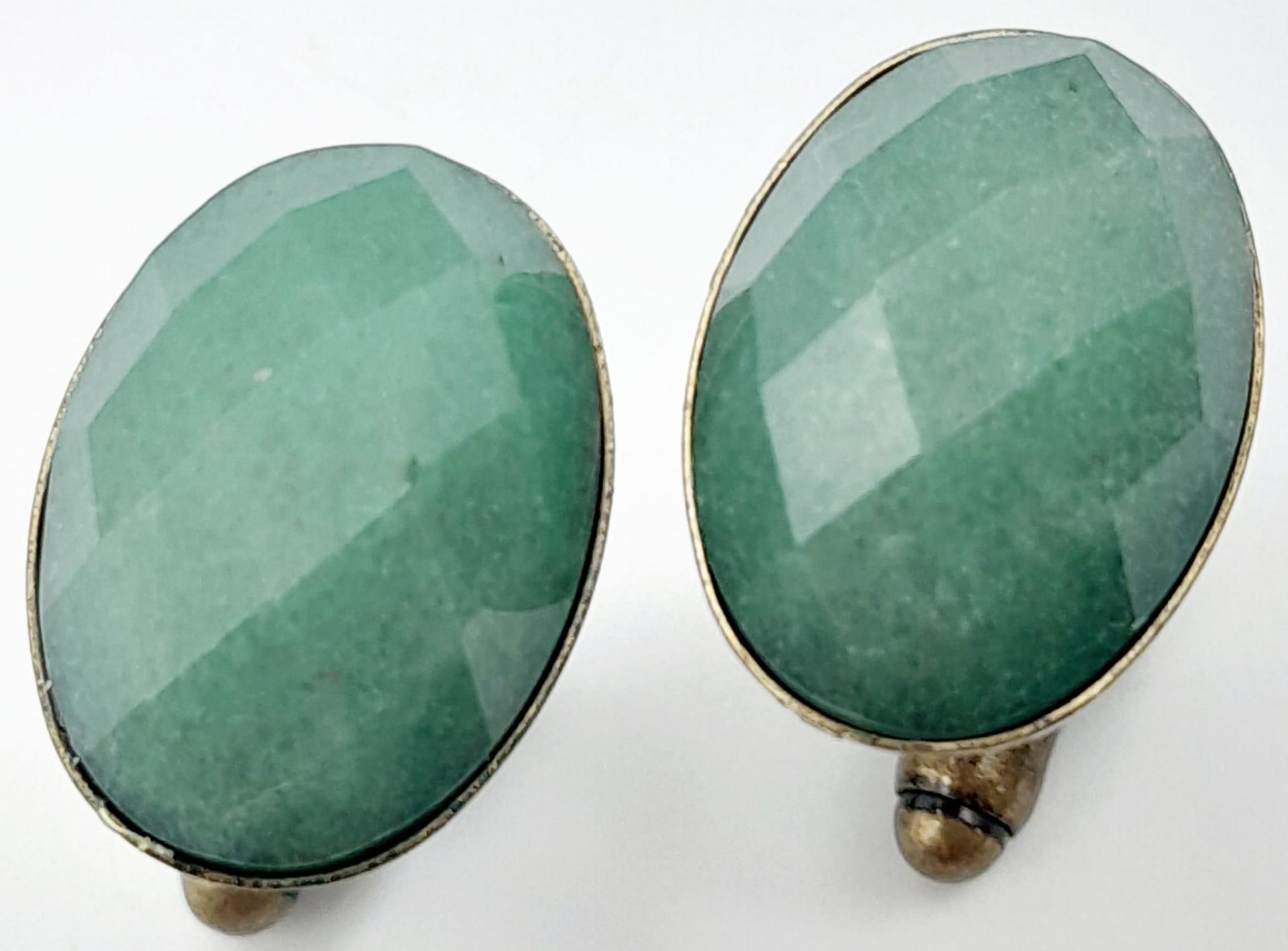 A Pair of Vintage Jade Cufflinks.