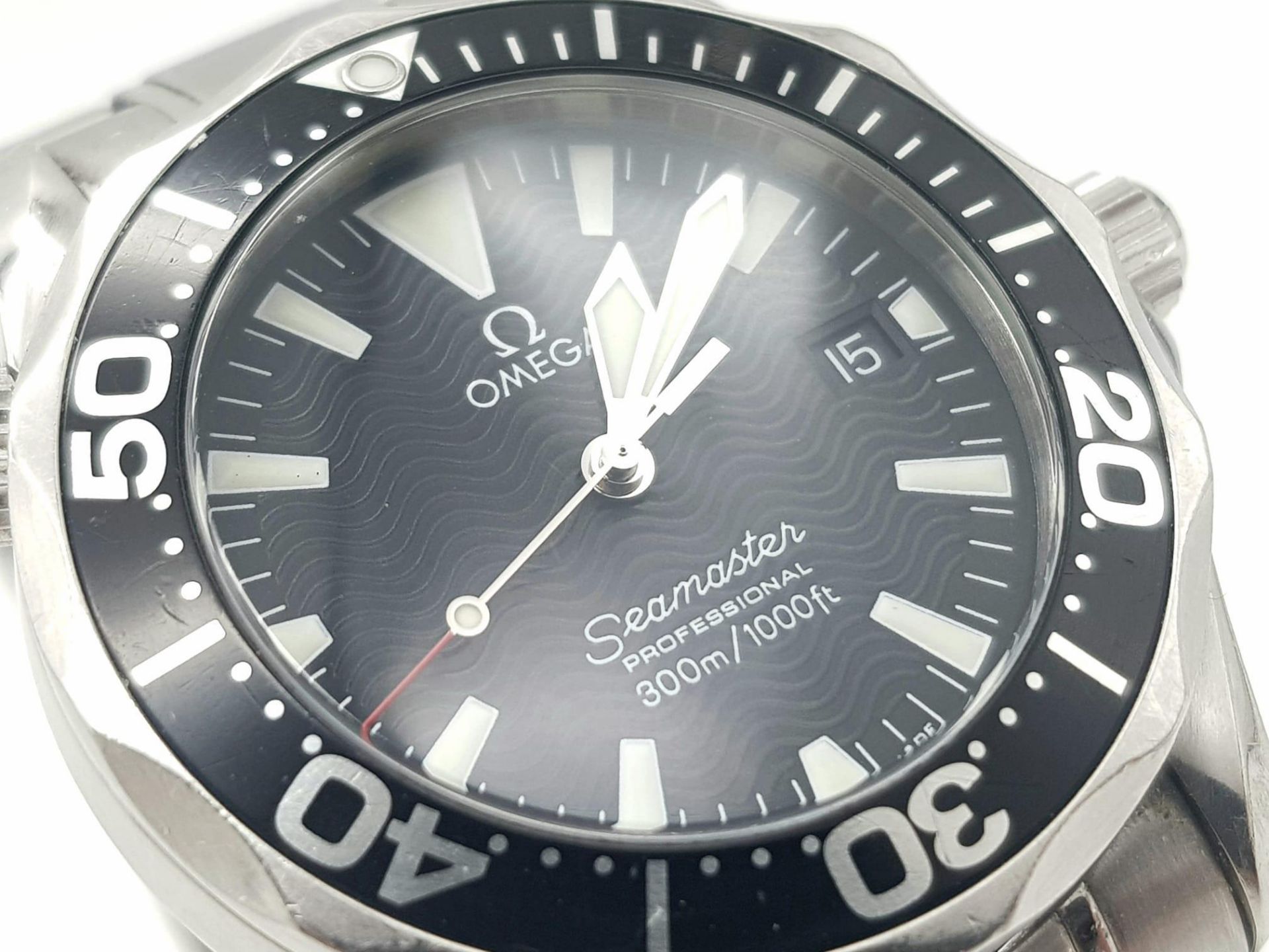 An Omega Seamaster Professional Quartz Gents Watch. Model 22625000. Calibre - 1538 - Manufactured - Image 3 of 9