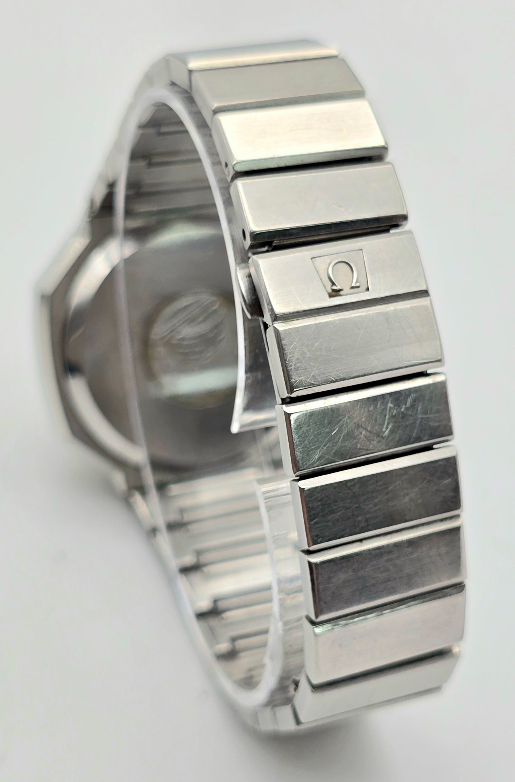 A Vintage (1970s) Omega Constellation Quartz TV Shaped Gents Watch. Stainless steel bracelet and - Image 6 of 8