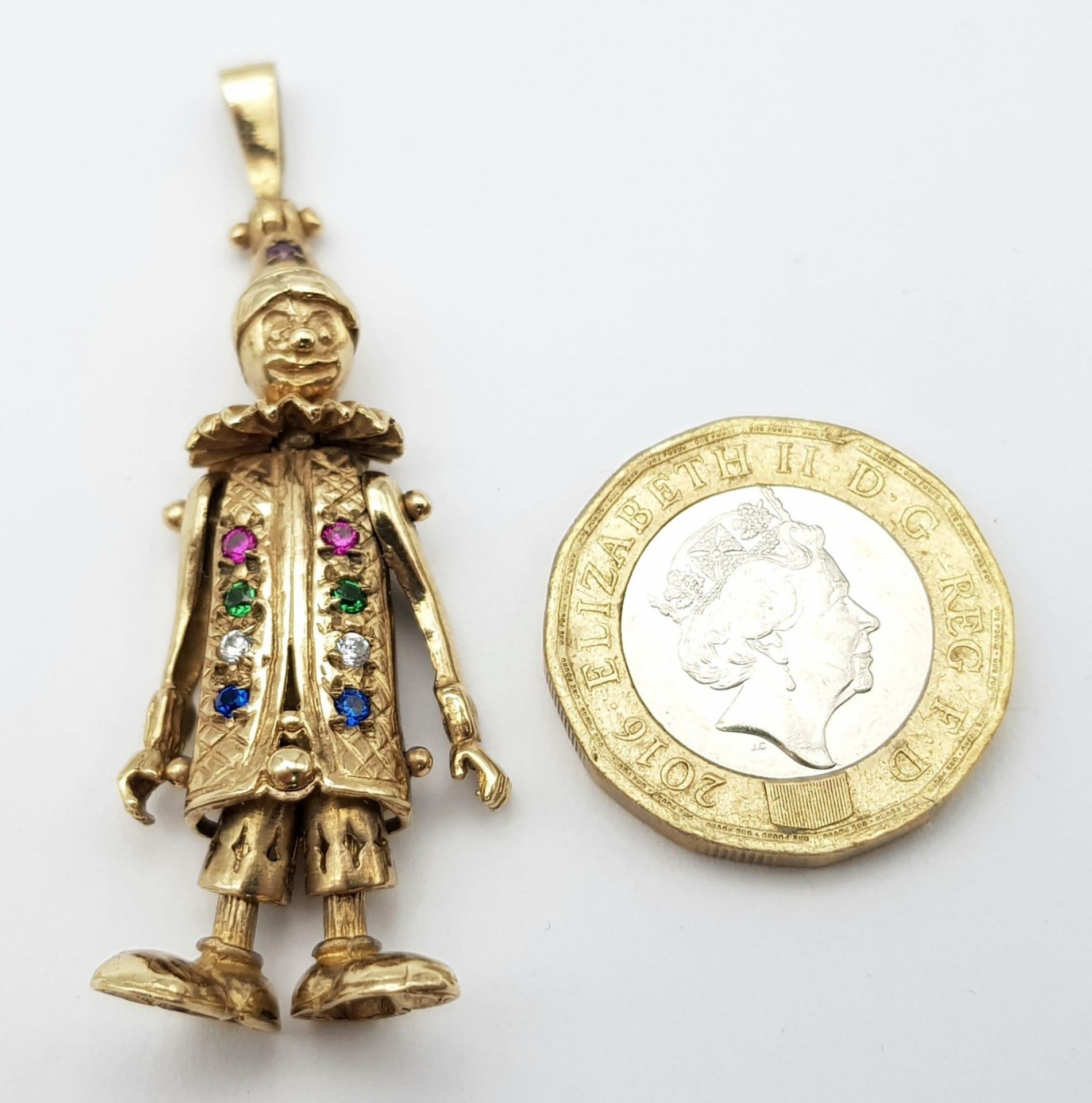 An Articulated 9K Yellow Gold Gem-set Clown Pendant. Two rows of sapphire, diamond, emerald and Ruby - Image 5 of 6