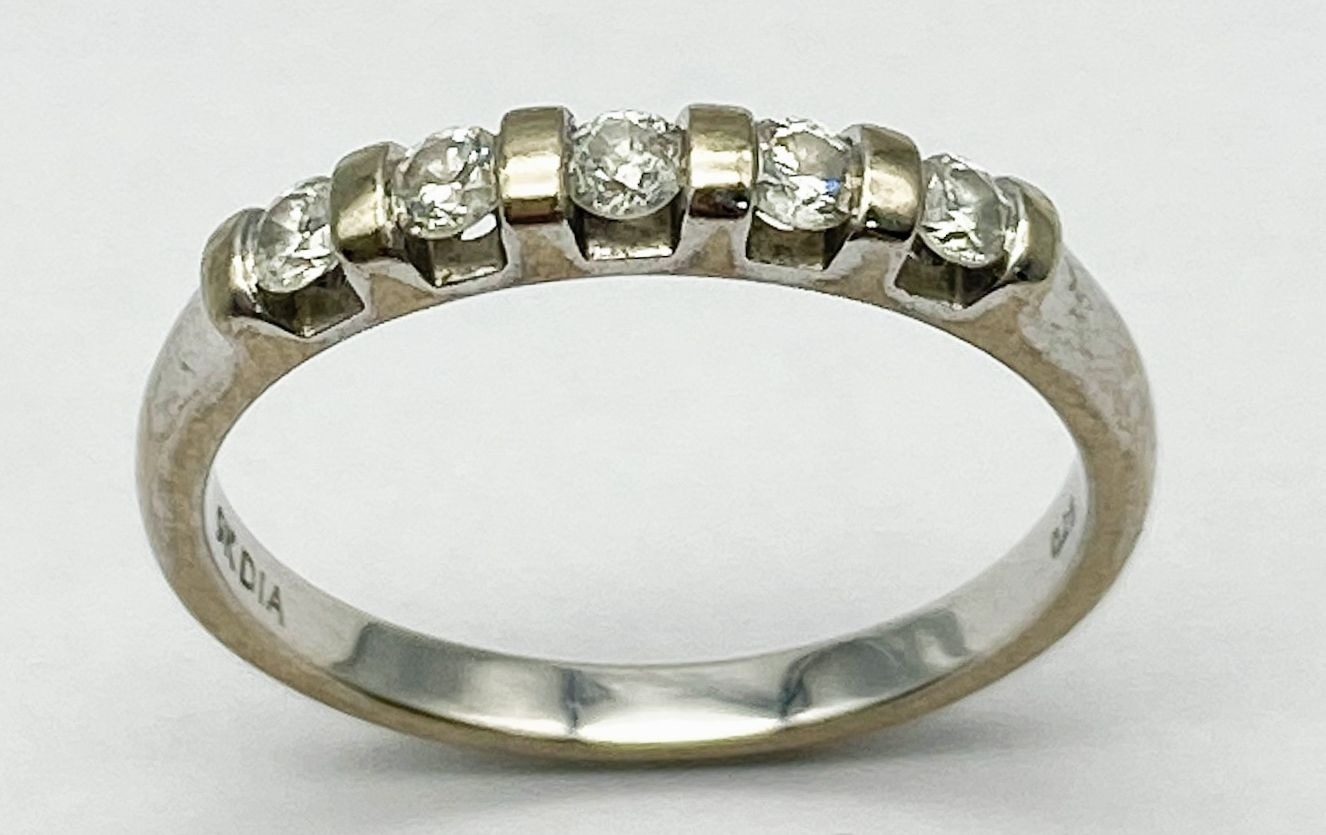 A 9K WHITE GOLD DIAMOND RING. 0.25ctw, Size L, 1.8g total weight. Ref: 8024 - Image 3 of 6