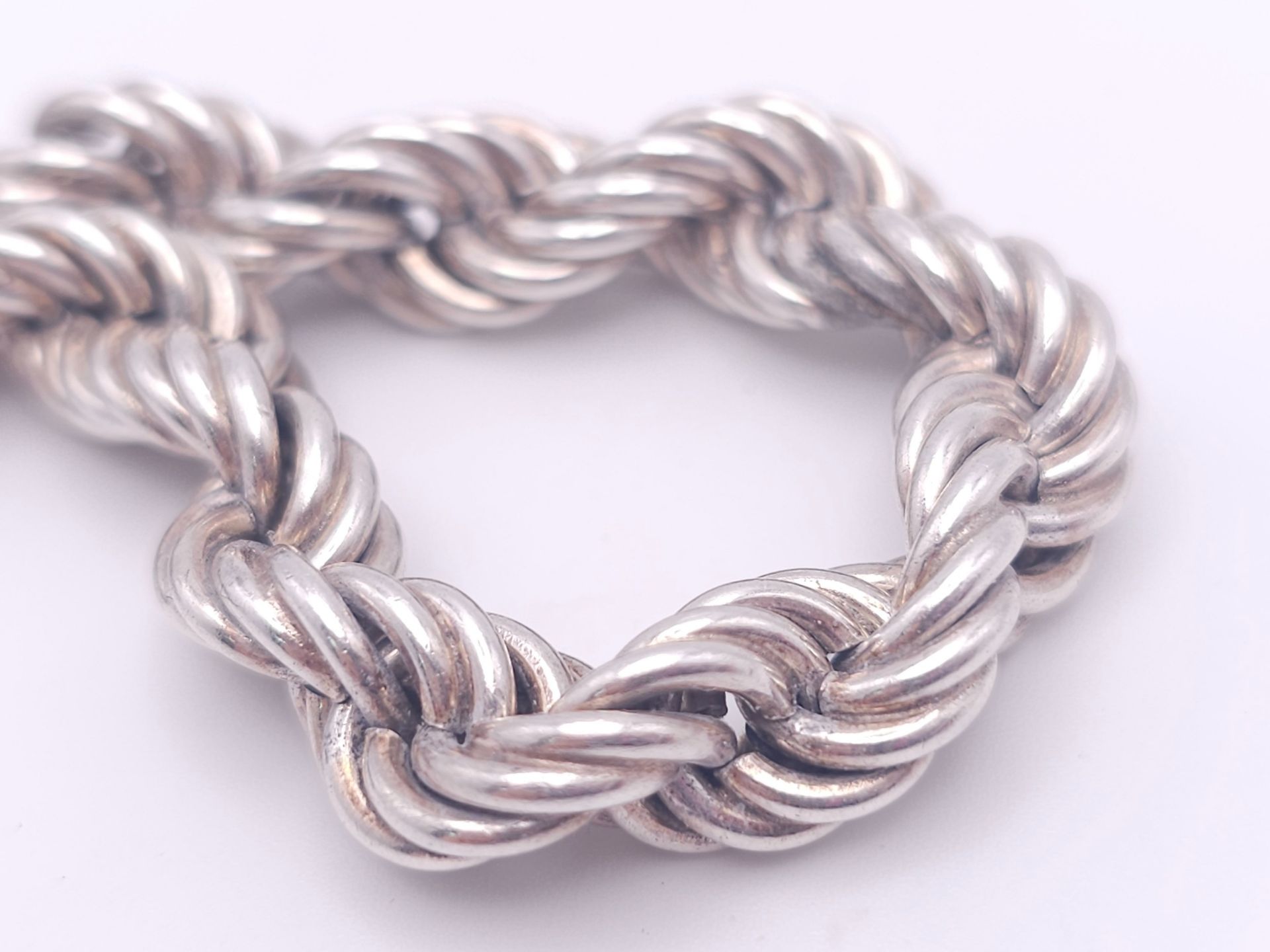 A STERLING SILVER SOLID HEAVY ROPE BRACELET. 22.5cm length, 46.6g total weight. Ref: SC 8083 - Bild 2 aus 6