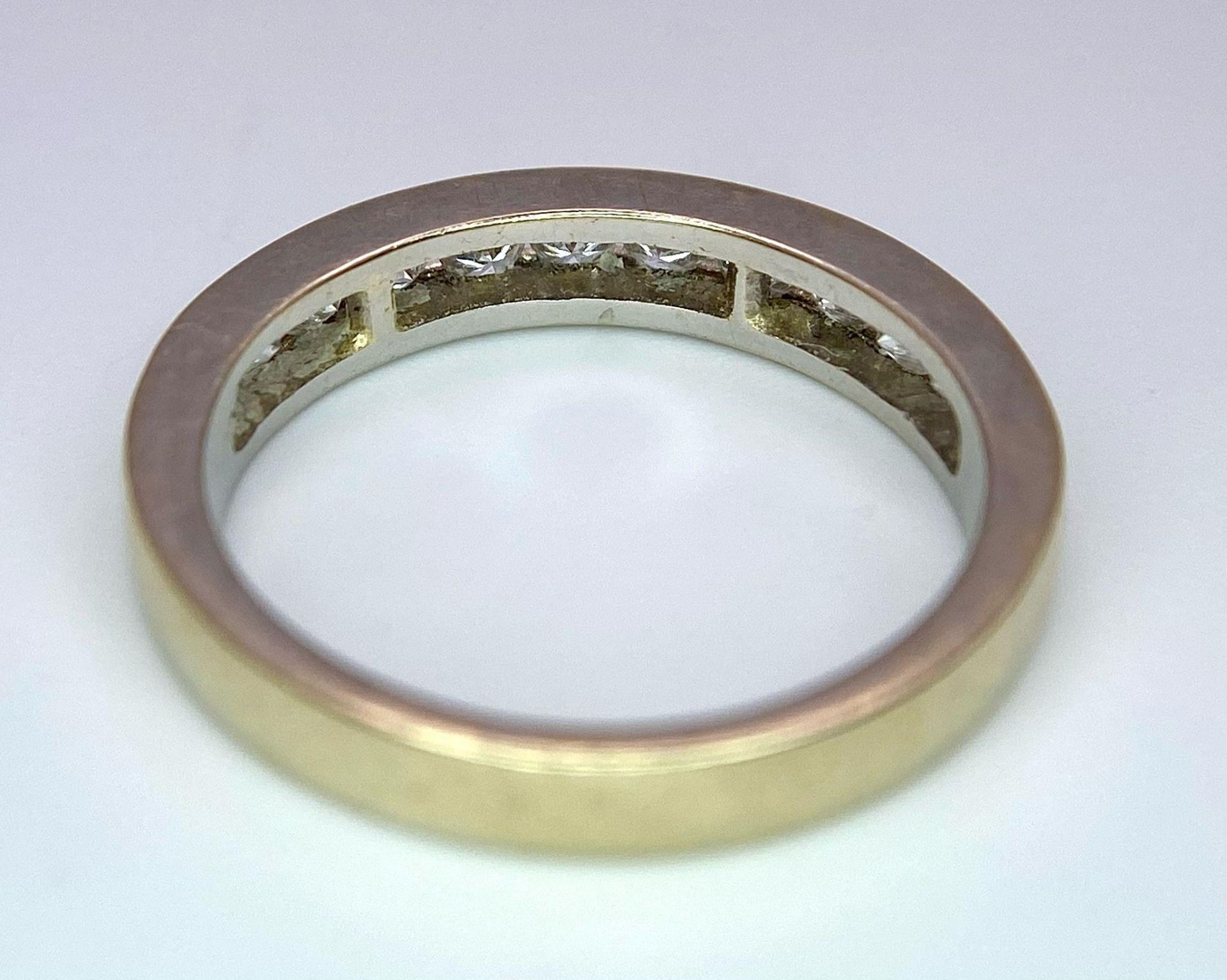 An 18K Yellow Gold Diamond Half Eternity Ring. 12 brilliant round cut diamonds - 0.60ctw. Size N. - Bild 5 aus 6