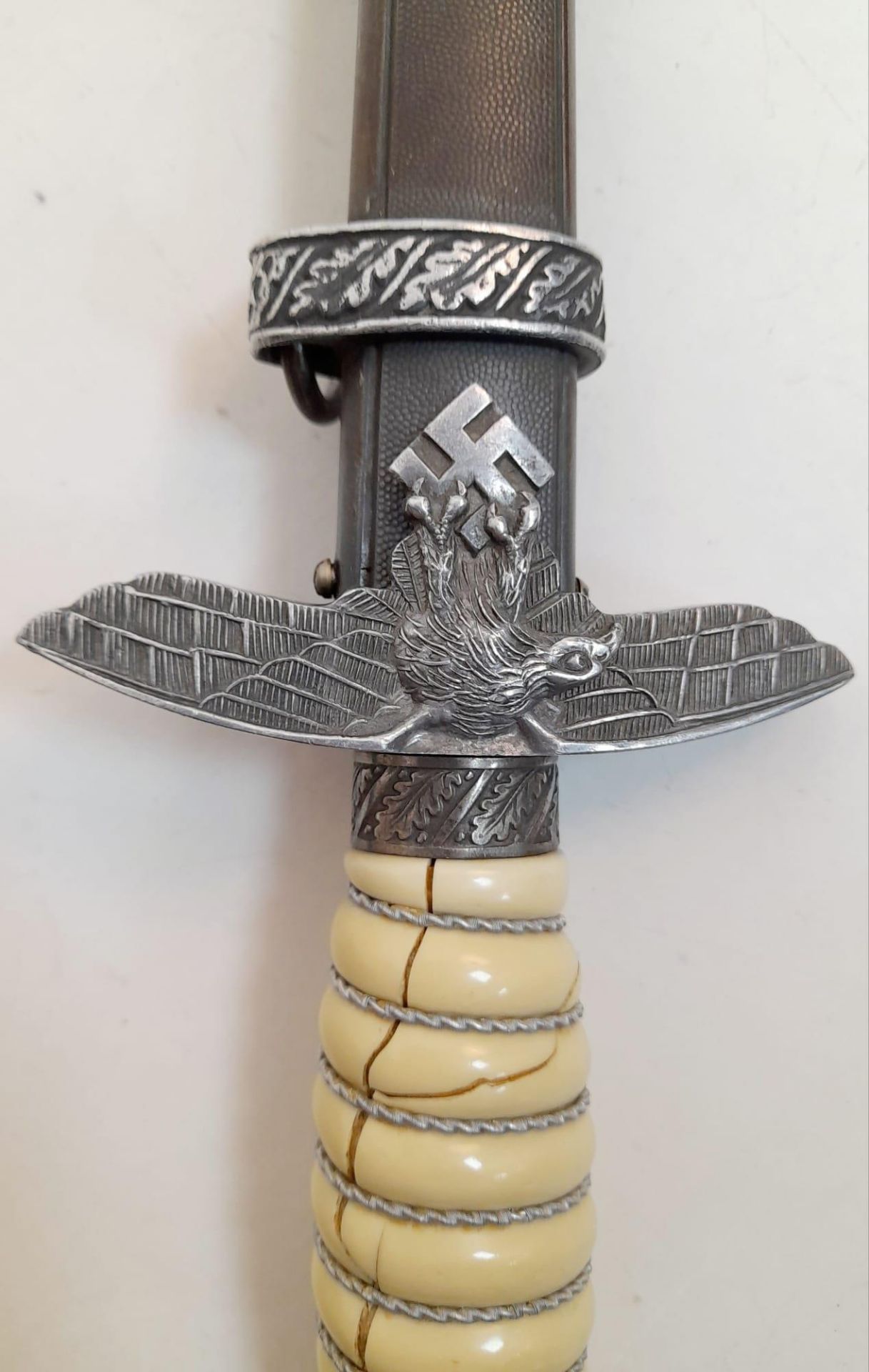 3rd Reich 2nd Pattern Luftwaffe Officers Dagger. Produced by wMw Waffen Circa 1937. Alas there is - Image 4 of 5