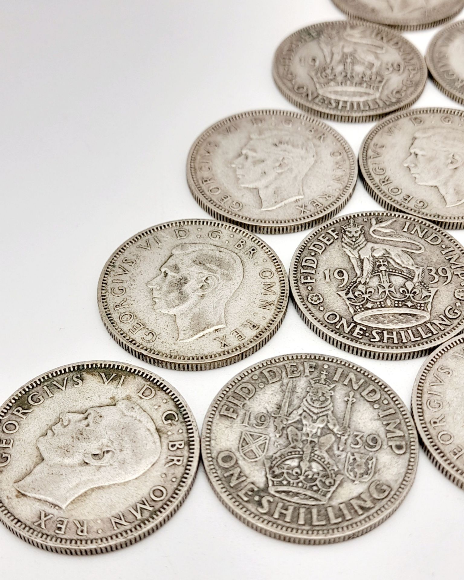 A Parcel of Twenty Pre-1947 (including 1 x 1898) Silver Shillings. 3 x 1946 & 16 x WW2 Dated. 111. - Bild 2 aus 5