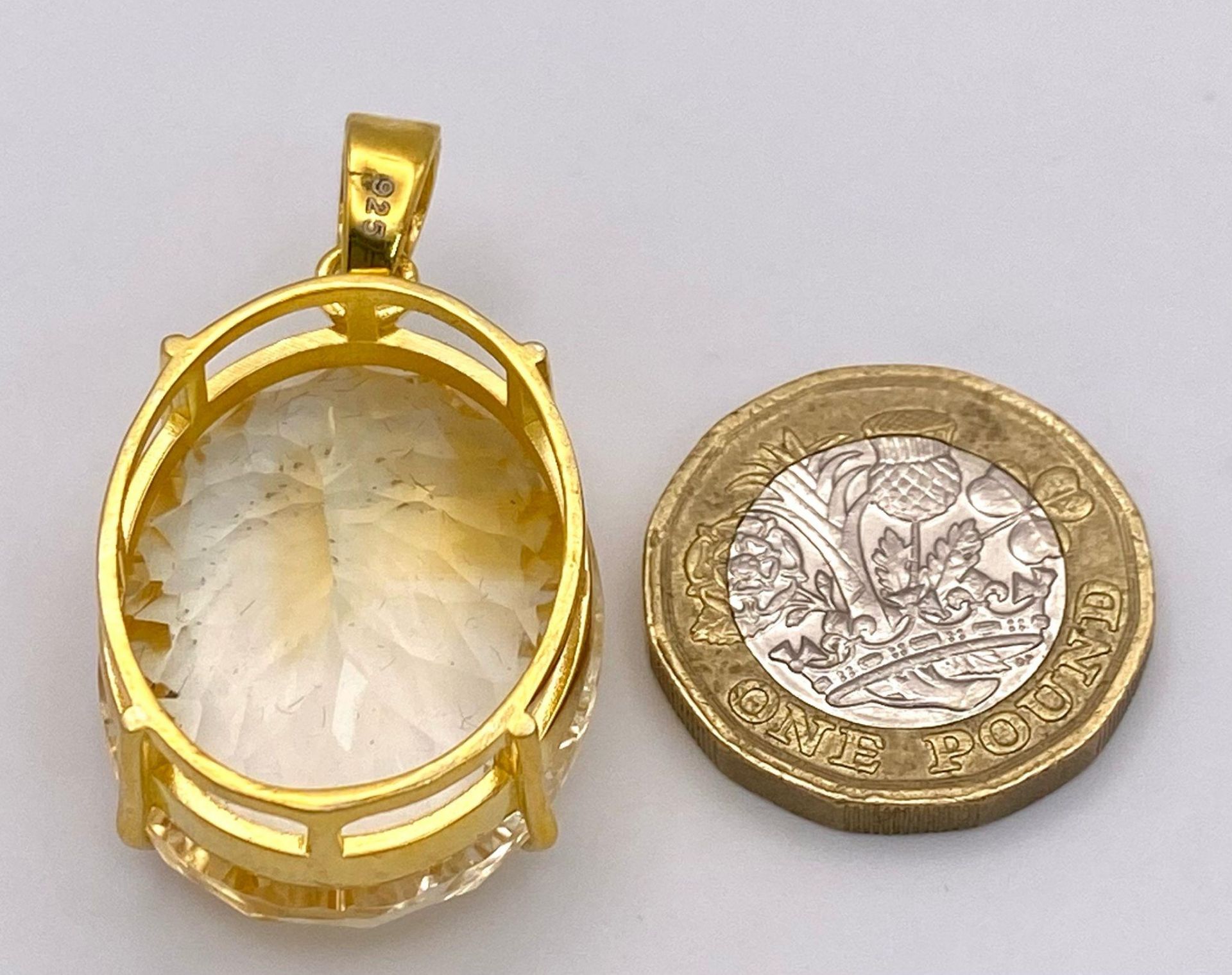 A Gold plated 925 Silver 50ct Citrine Pendant. Well faceted, beautiful colour. 4cm. Comes with a - Bild 3 aus 5