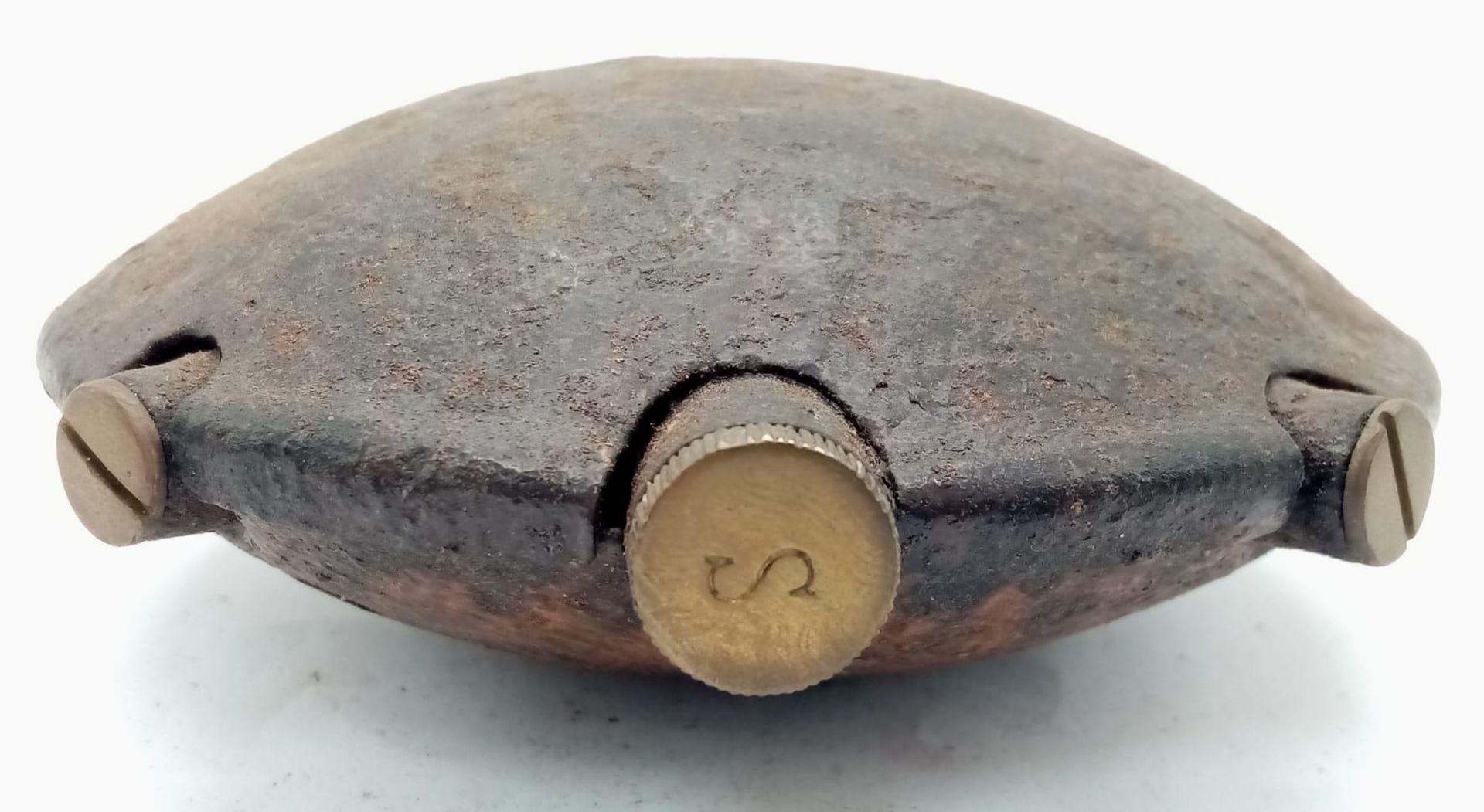 INERT WWI German 1915 Pattern Diskushandgranate disc grenade, aka the 'turtle' or 'oyster', complete - Bild 4 aus 4