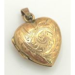A 9 K yellow gold heart locket, dimensions: 17 x 16 x 7 mm, weight: 2.6 g.