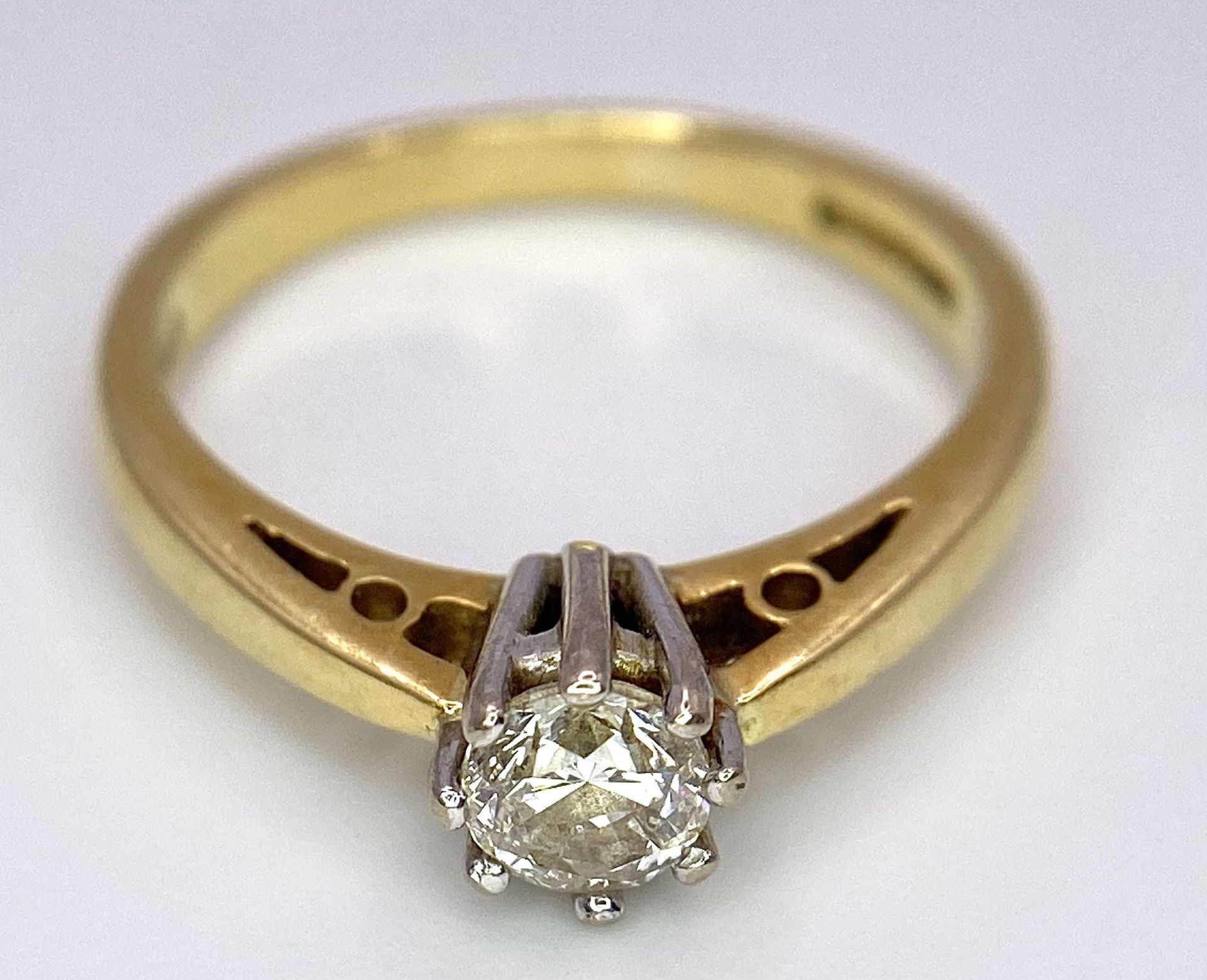 A Vintage 18K Yellow Gold Diamond Solitaire Ring. 0.40ct brilliant round cut diamond. Size L. 3.4g - Bild 5 aus 7
