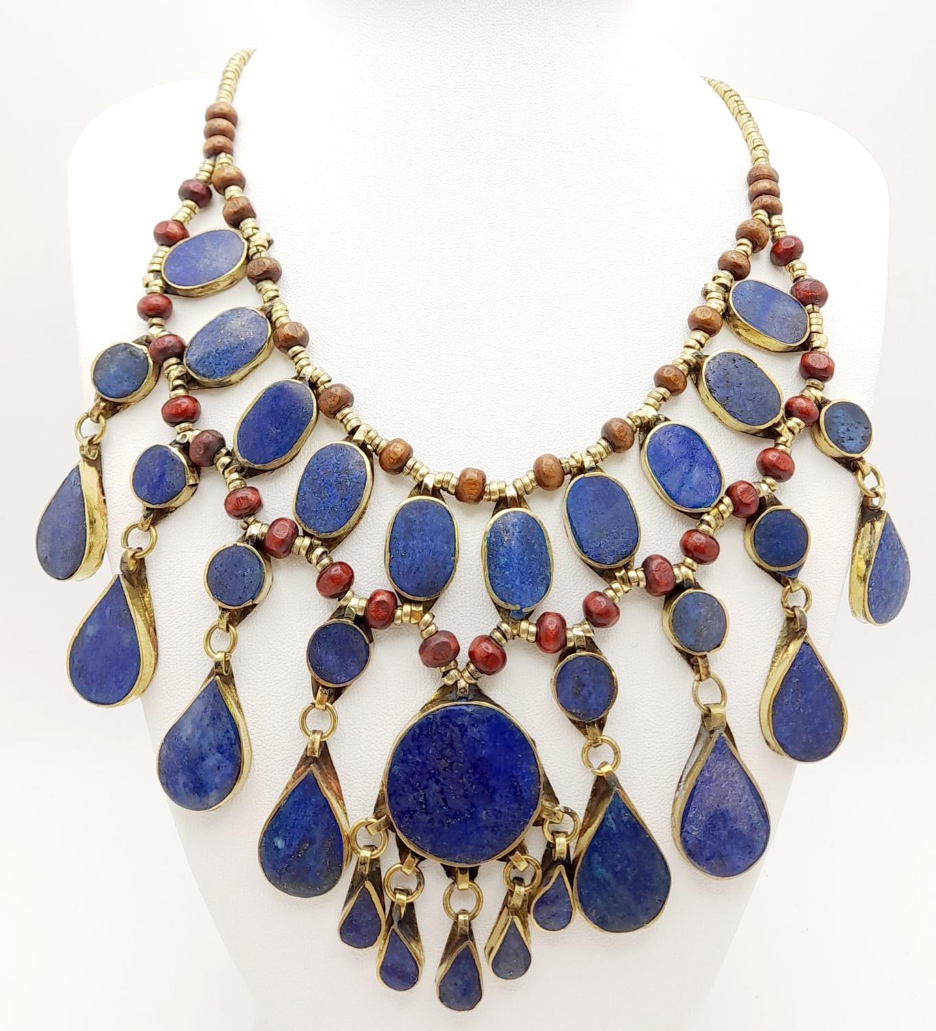 A Lapis Lazuli Jewellery Suite Comprising of: Cuff bracelet, ring - N, earrings and necklace - 44cm - Image 5 of 8