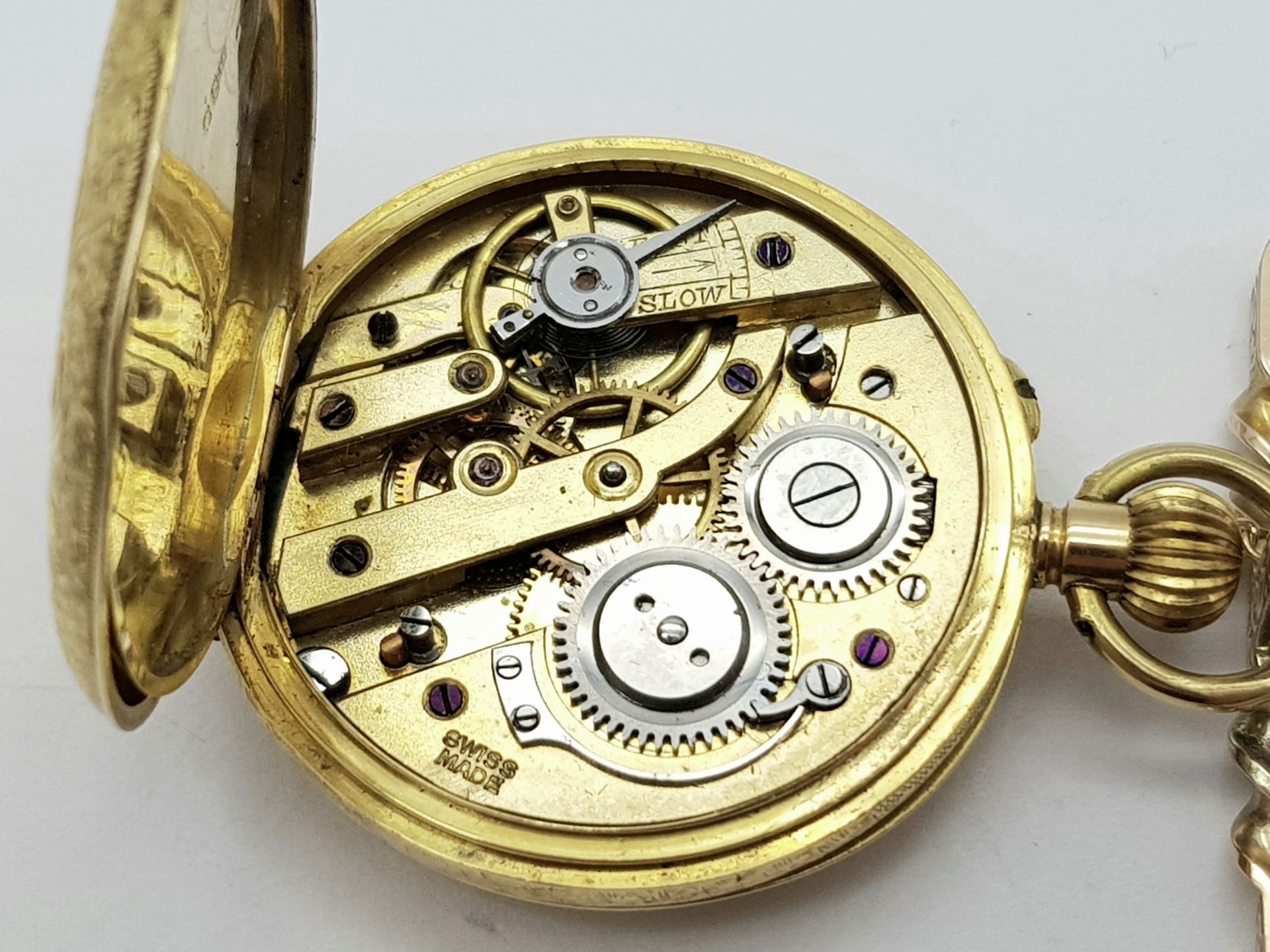 A Vintage 18K Gold Miniature Pocket Watch. A beautifully engraved half-hunter design. Top winder. - Bild 5 aus 11