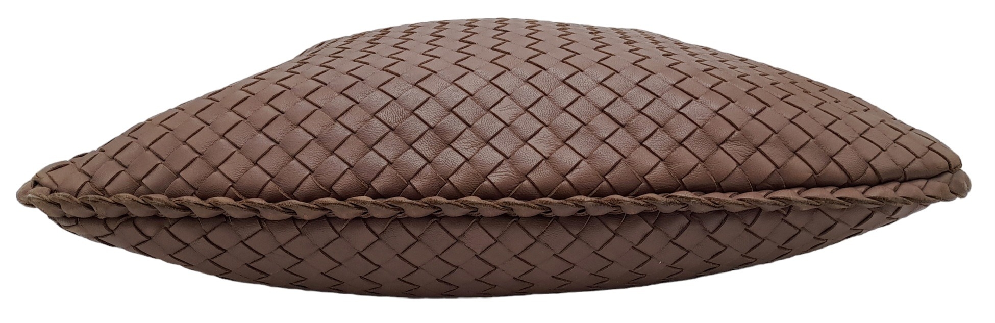 A Bottega Veneta Brown Bag. Intrecciato leather exterior with gold-toned hardware, single handle/ - Image 5 of 8