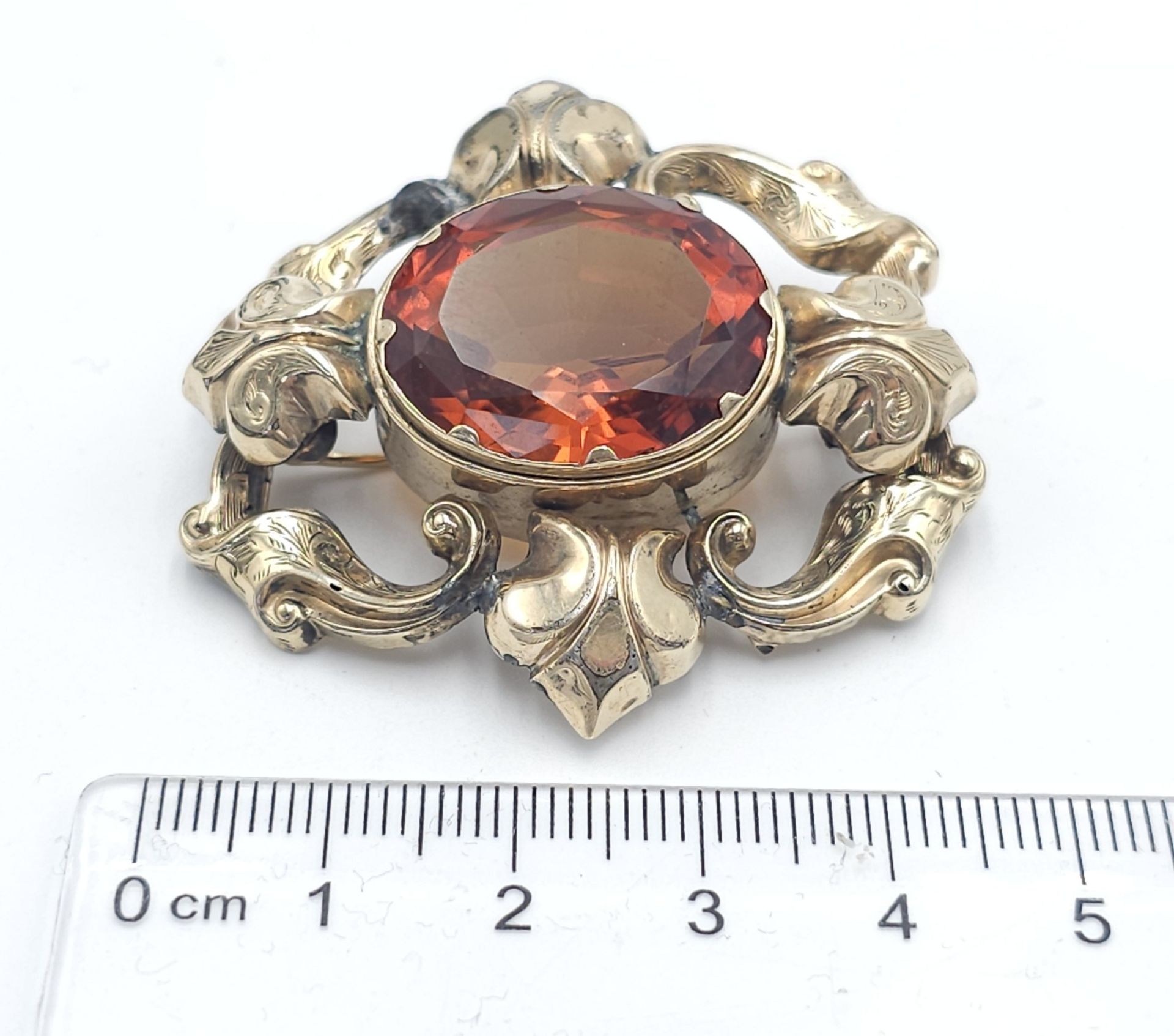 An Antique Large Citrine Brooch - Set in yellow metal. 5cm - Image 7 of 7
