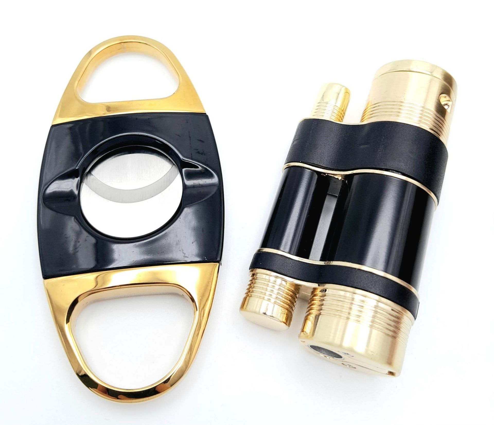 A highly collectable COHIBA lighter and cigar cutter set. This is a commemorative, limited edition - Image 3 of 6