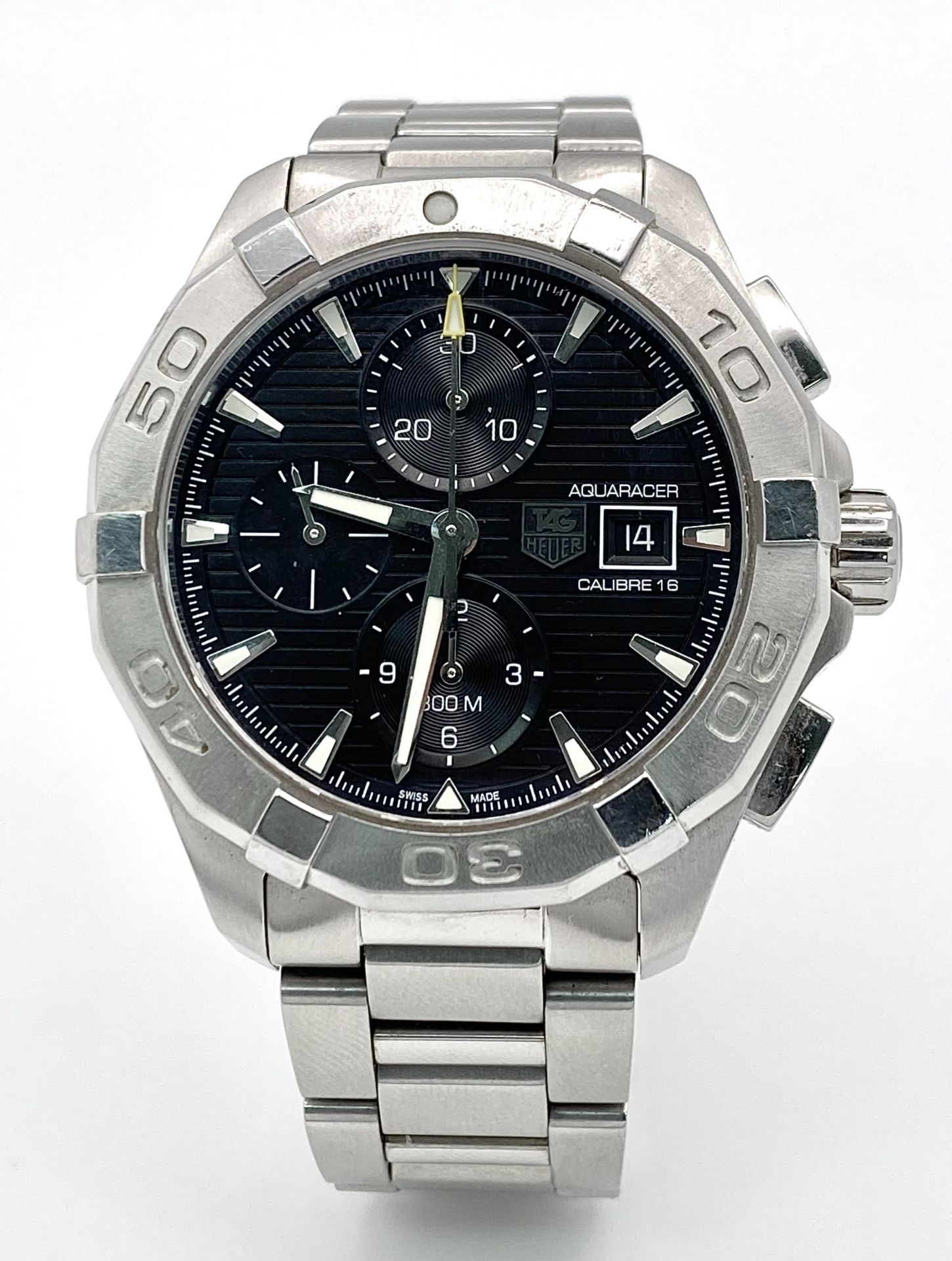 A TAG HEUER AQUARACER CALIBRE 16 AUTOMATIC GENTS WATCH - STAINLESS STEEL BRACELET AND CASE - 44MM. - Bild 2 aus 9