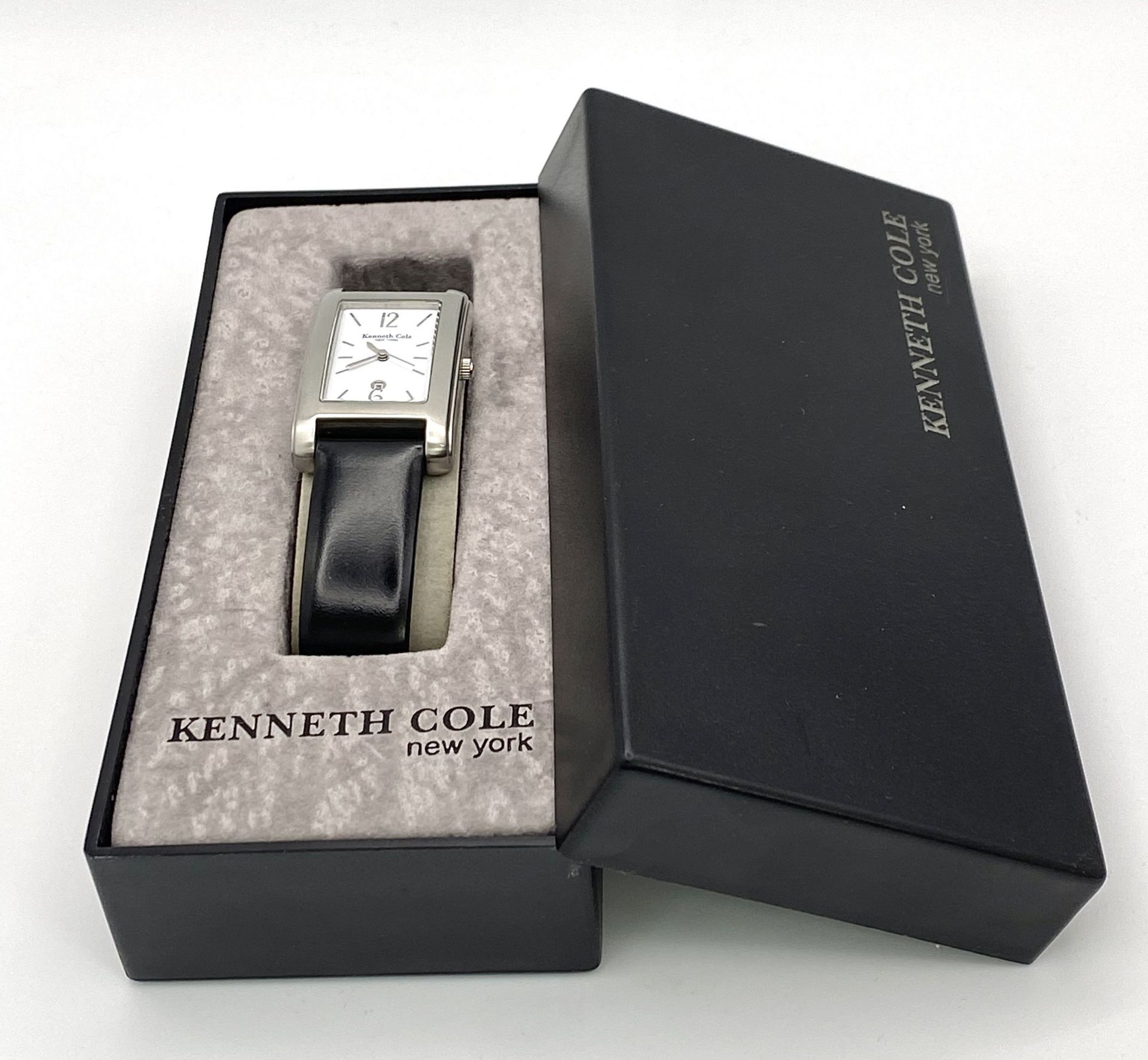 A Kenneth Cole New York Tank Style Quartz Date Watch. 26mm Case. Full Working Order. Comes with - Image 5 of 9