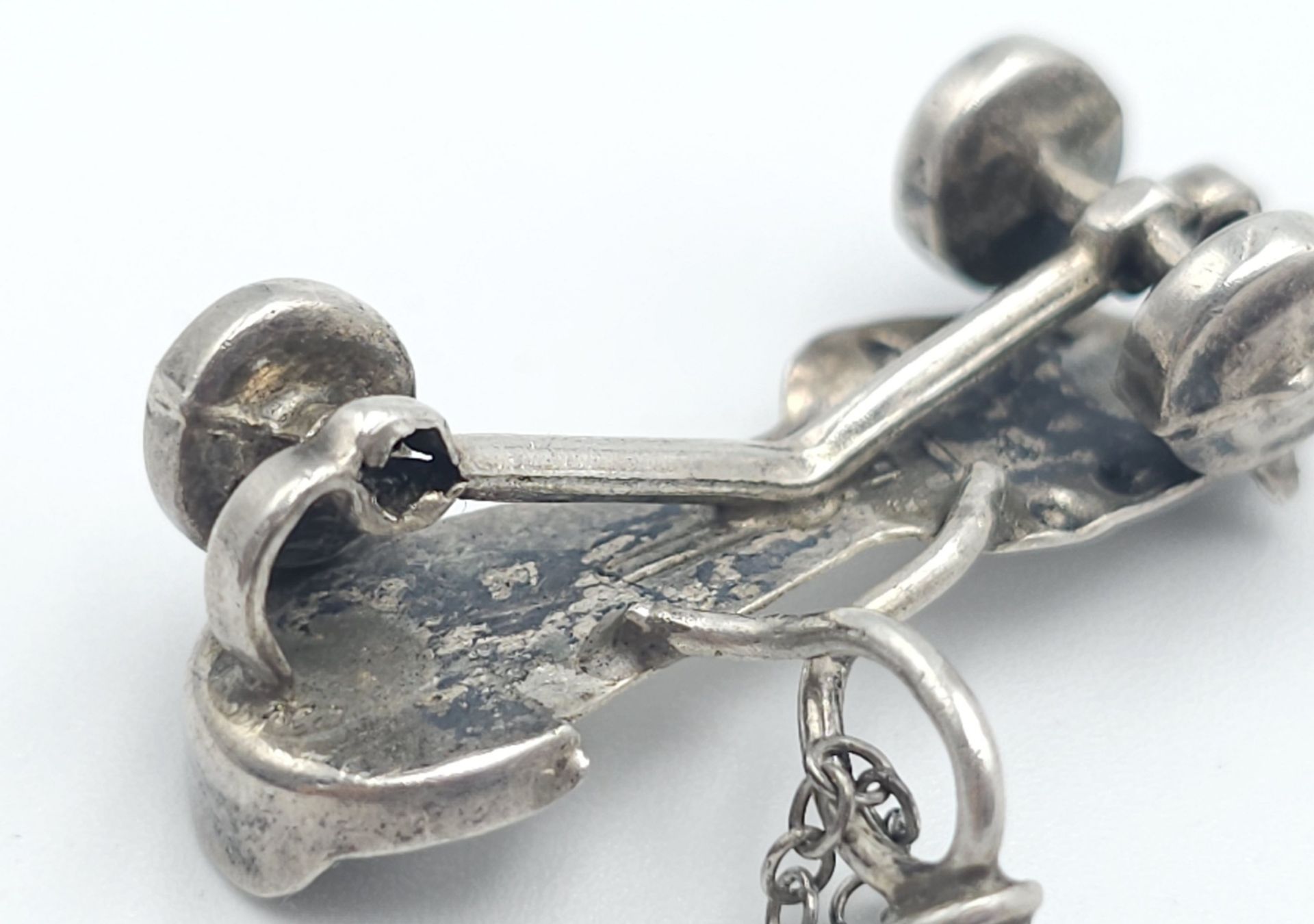 A Vintage Silver Roller Skate Pendant Necklace. 42cm Length. Silver Pendant has a Registered Mark on - Bild 4 aus 9